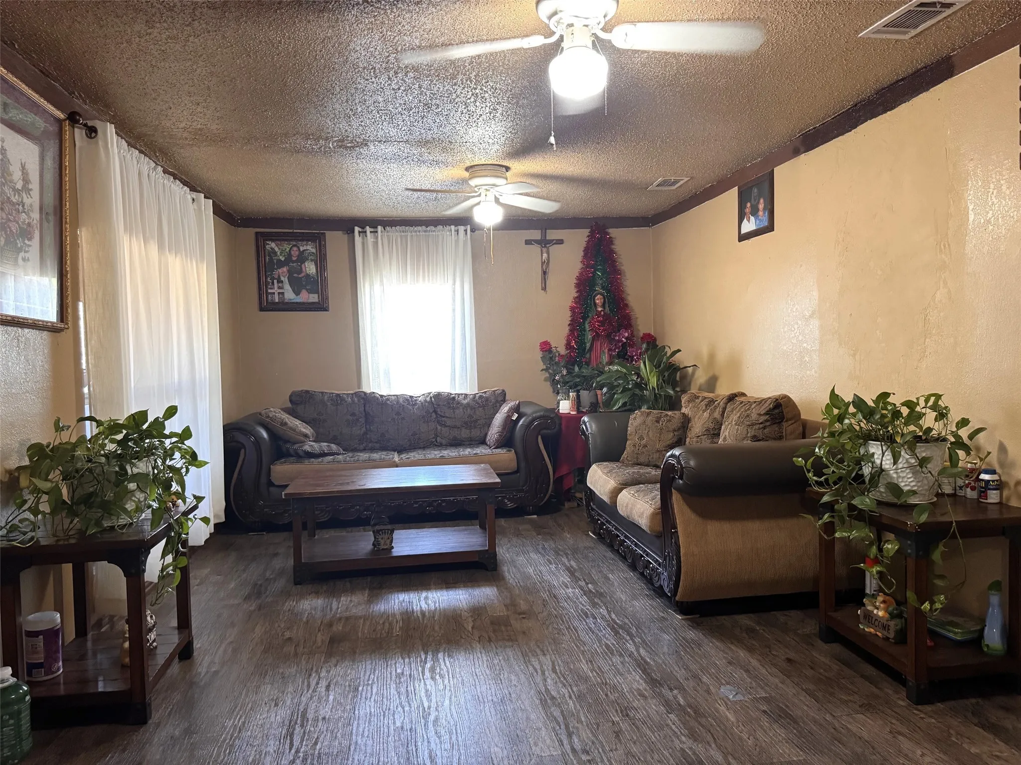 Single Family Residence For Sale in Titus County , 7205 N Hwy 271, Mt Pleasant, Texas 75455, 3 Bedroom, 1 Bathroom, Garage spaces, 1,560 Sqft, built in 1960, mls#21392876, Real Estate Agent in Mt Pleasant, Homes For Sale in Titus county, Homes For Sale in Mt Pleasant, Realtor in Mt Pleasant Texas, Real Estate Brokerage Independent Realty Texas, Luminita Cordes Realtor