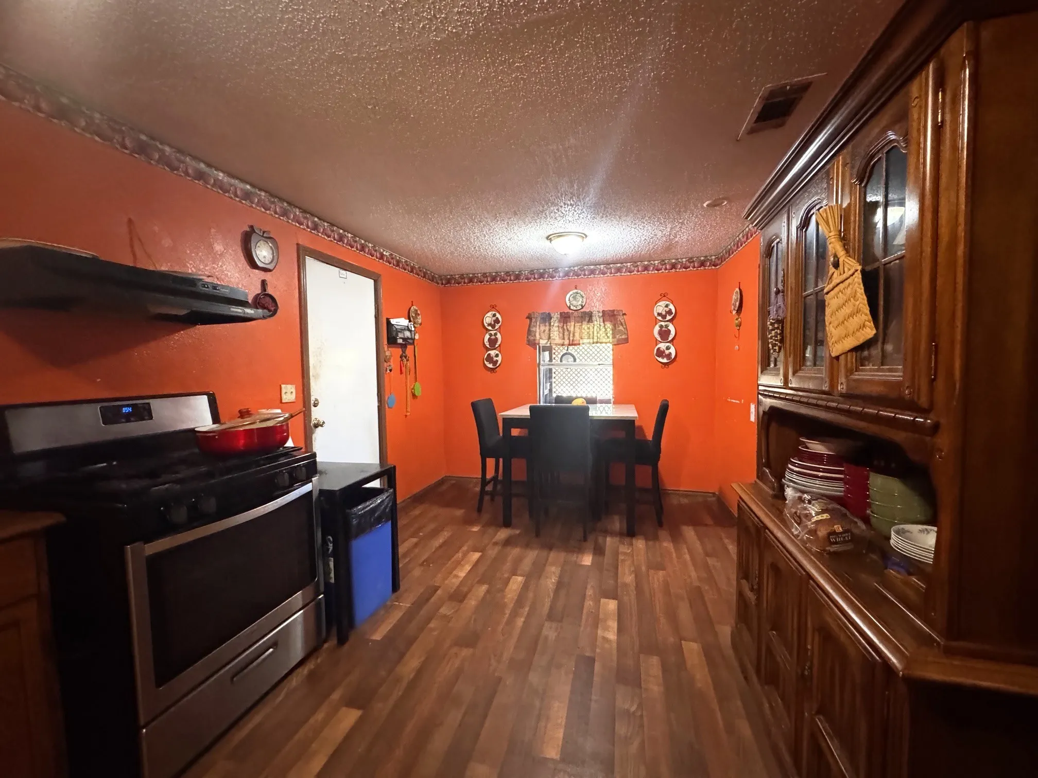 Single Family Residence For Sale in Titus County , 7205 N Hwy 271, Mt Pleasant, Texas 75455, 3 Bedroom, 1 Bathroom, Garage spaces, 1,560 Sqft, built in 1960, mls#21392876, Real Estate Agent in Mt Pleasant, Homes For Sale in Titus county, Homes For Sale in Mt Pleasant, Realtor in Mt Pleasant Texas, Real Estate Brokerage Independent Realty Texas, Luminita Cordes Realtor