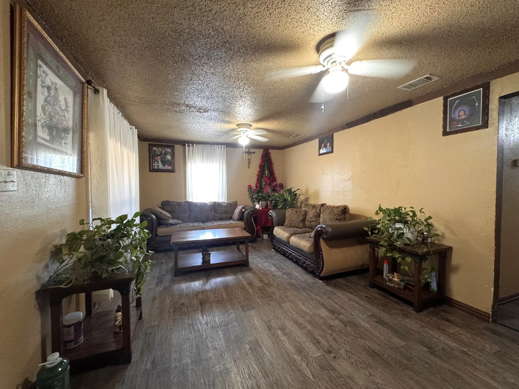 Single Family Residence For Sale in Titus County , 7205 N Hwy 271, Mt Pleasant, Texas 75455, 3 Bedroom, 1 Bathroom, Garage spaces, 1,560 Sqft, built in 1960, mls#21392876, Real Estate Agent in Mt Pleasant, Homes For Sale in Titus county, Homes For Sale in Mt Pleasant, Realtor in Mt Pleasant Texas, Real Estate Brokerage Independent Realty Texas, Luminita Cordes Realtor