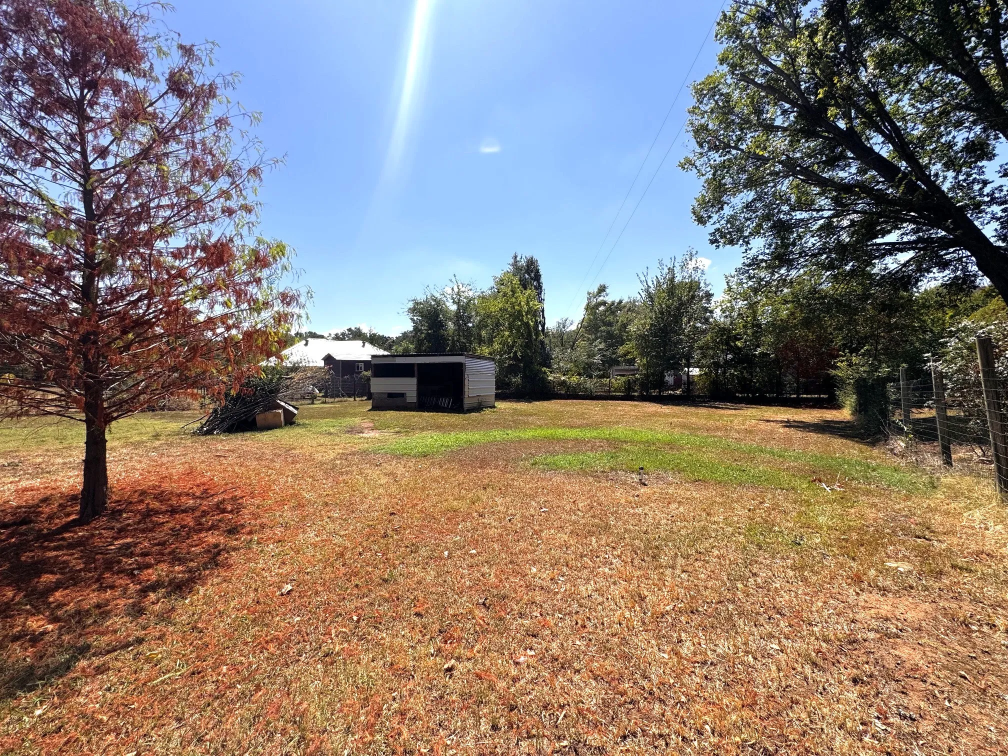 Single Family Residence For Sale in Titus County , 7205 N Hwy 271, Mt Pleasant, Texas 75455, 3 Bedroom, 1 Bathroom, Garage spaces, 1,560 Sqft, built in 1960, mls#21392876, Real Estate Agent in Mt Pleasant, Homes For Sale in Titus county, Homes For Sale in Mt Pleasant, Realtor in Mt Pleasant Texas, Real Estate Brokerage Independent Realty Texas, Luminita Cordes Realtor