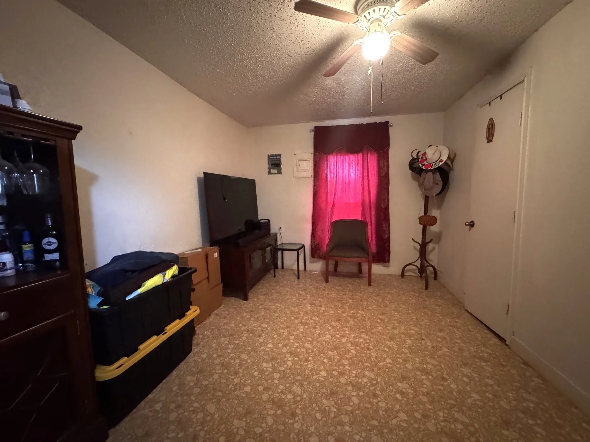 Single Family Residence For Sale in Titus County , 7205 N Hwy 271, Mt Pleasant, Texas 75455, 3 Bedroom, 1 Bathroom, Garage spaces, 1,560 Sqft, built in 1960, mls#21392876, Real Estate Agent in Mt Pleasant, Homes For Sale in Titus county, Homes For Sale in Mt Pleasant, Realtor in Mt Pleasant Texas, Real Estate Brokerage Independent Realty Texas, Luminita Cordes Realtor