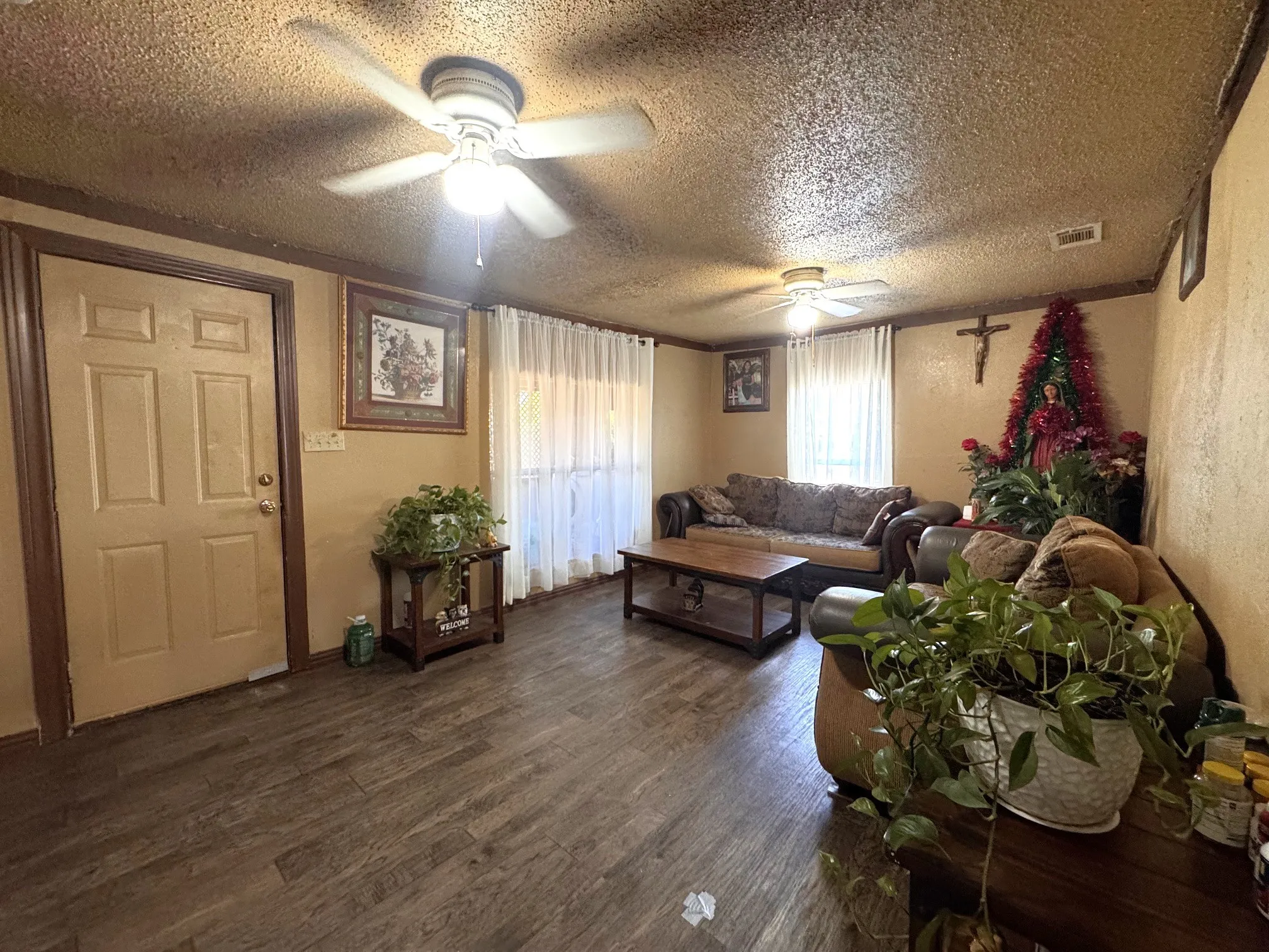 Single Family Residence For Sale in Titus County , 7205 N Hwy 271, Mt Pleasant, Texas 75455, 3 Bedroom, 1 Bathroom, Garage spaces, 1,560 Sqft, built in 1960, mls#21392876, Real Estate Agent in Mt Pleasant, Homes For Sale in Titus county, Homes For Sale in Mt Pleasant, Realtor in Mt Pleasant Texas, Real Estate Brokerage Independent Realty Texas, Luminita Cordes Realtor