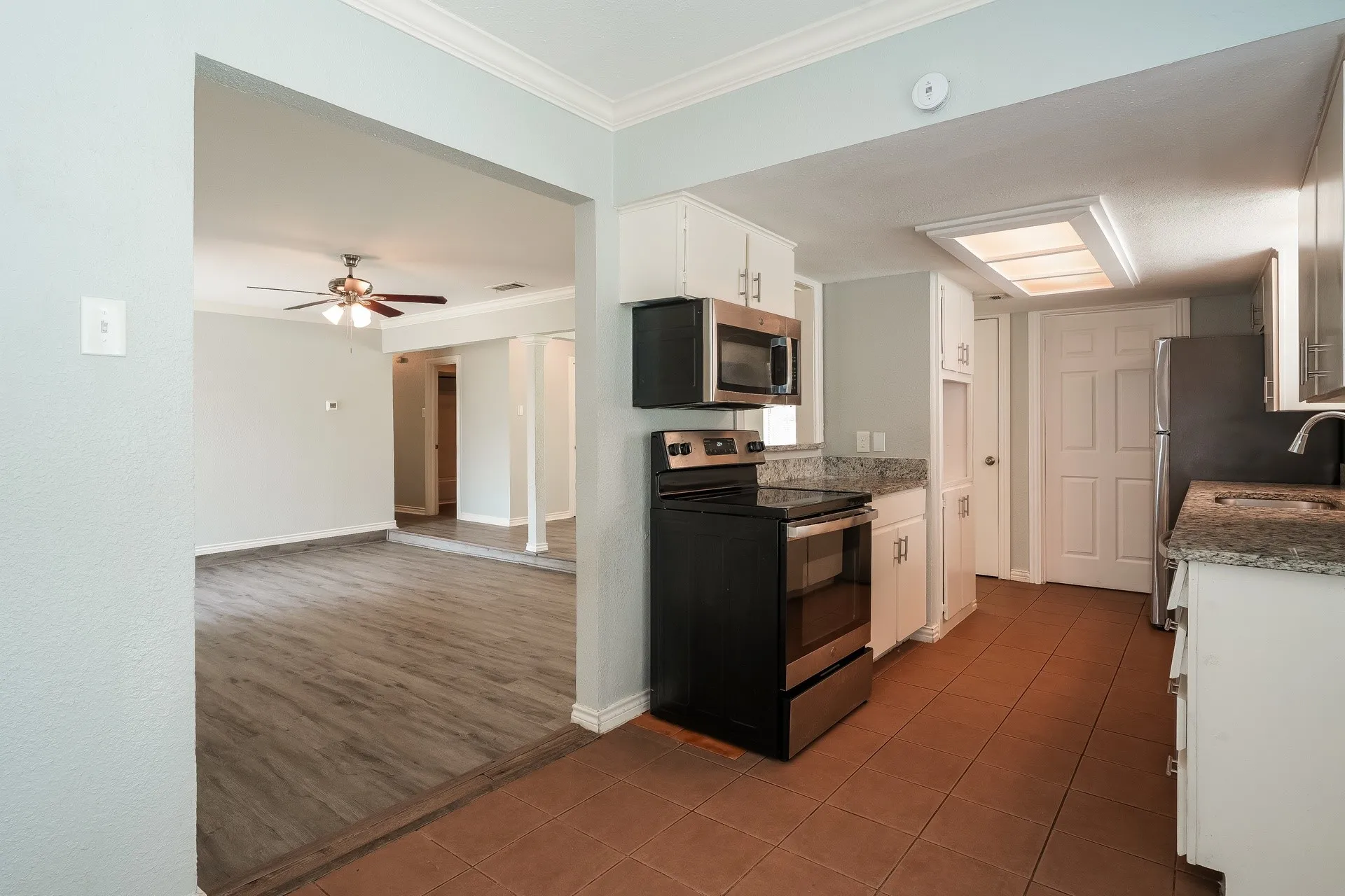 Single Family Residence For Rent in Dallas County , 3426 Hacienda Drive, Dallas, Texas 75233, 3 Bedroom, 2 Bathroom, 2 Garage spaces, 1,360 Sqft, built in 1967, mls#21393354, Real Estate Agent in Dallas, Homes For Rent in Dallas county, Homes For Rent in Dallas, Realtor in Dallas Texas, Real Estate Brokerage Independent Realty Texas, Luminita Cordes Realtor