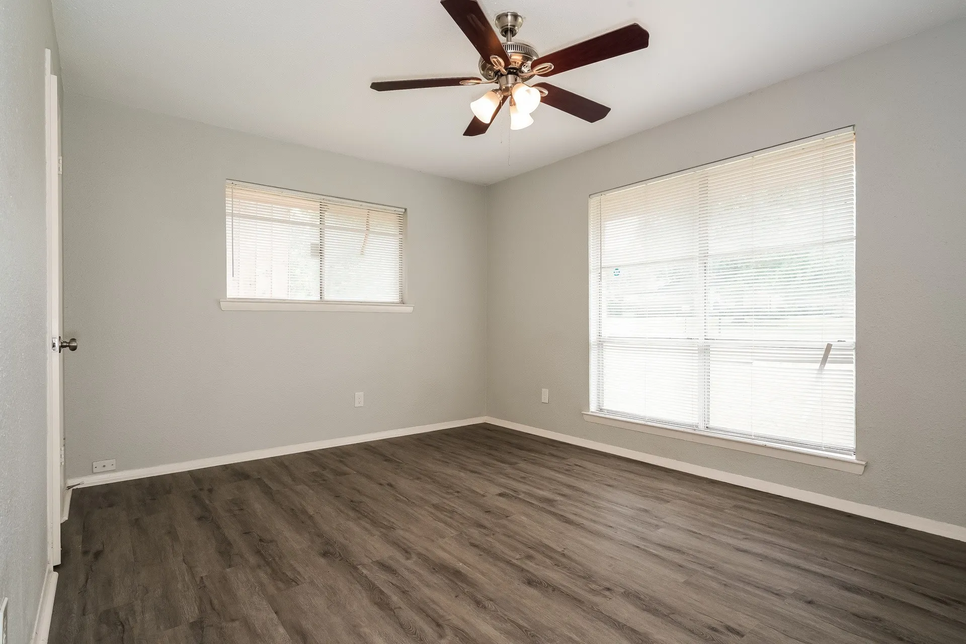 Single Family Residence For Rent in Dallas County , 3426 Hacienda Drive, Dallas, Texas 75233, 3 Bedroom, 2 Bathroom, 2 Garage spaces, 1,360 Sqft, built in 1967, mls#21393354, Real Estate Agent in Dallas, Homes For Rent in Dallas county, Homes For Rent in Dallas, Realtor in Dallas Texas, Real Estate Brokerage Independent Realty Texas, Luminita Cordes Realtor