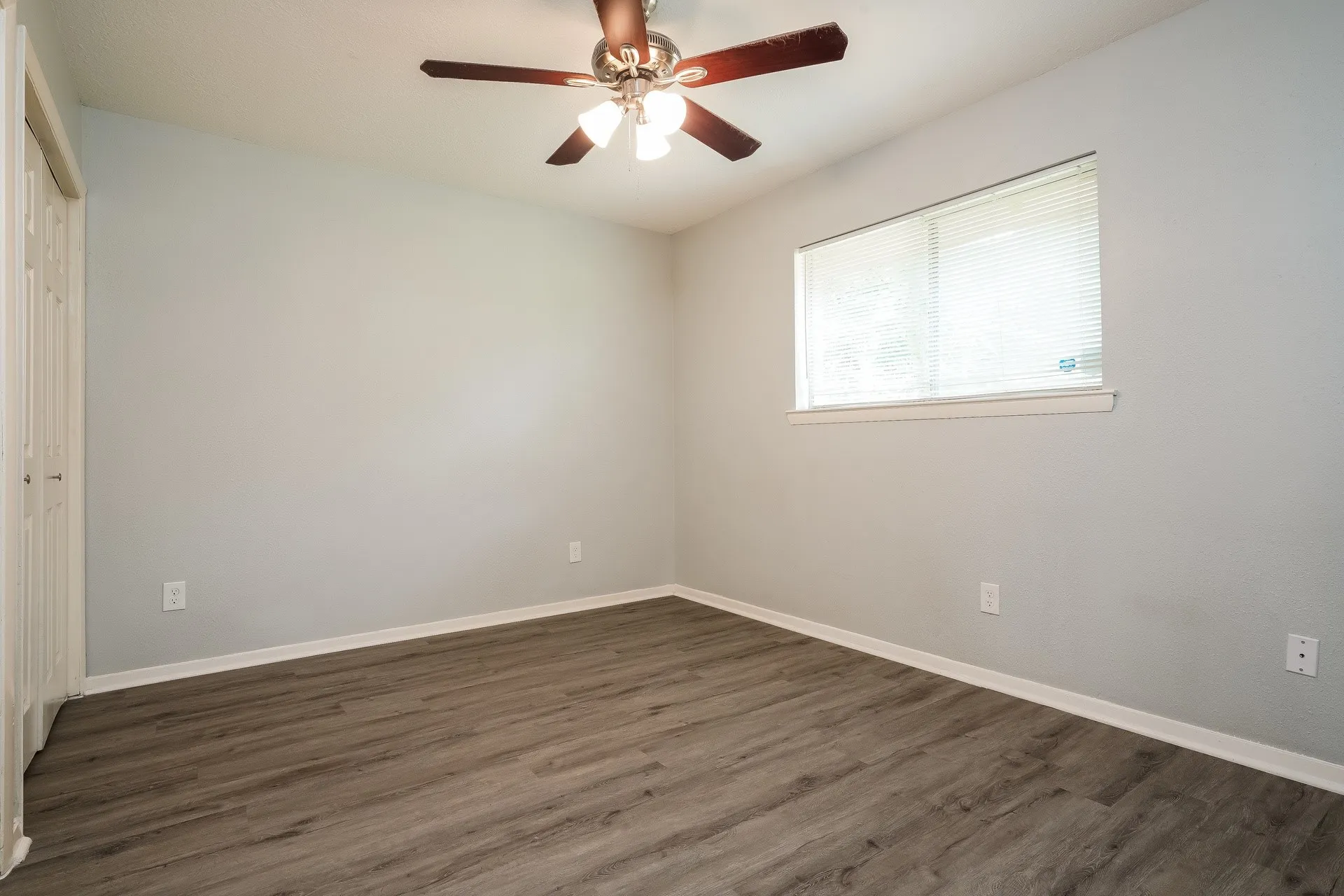 Single Family Residence For Rent in Dallas County , 3426 Hacienda Drive, Dallas, Texas 75233, 3 Bedroom, 2 Bathroom, 2 Garage spaces, 1,360 Sqft, built in 1967, mls#21393354, Real Estate Agent in Dallas, Homes For Rent in Dallas county, Homes For Rent in Dallas, Realtor in Dallas Texas, Real Estate Brokerage Independent Realty Texas, Luminita Cordes Realtor