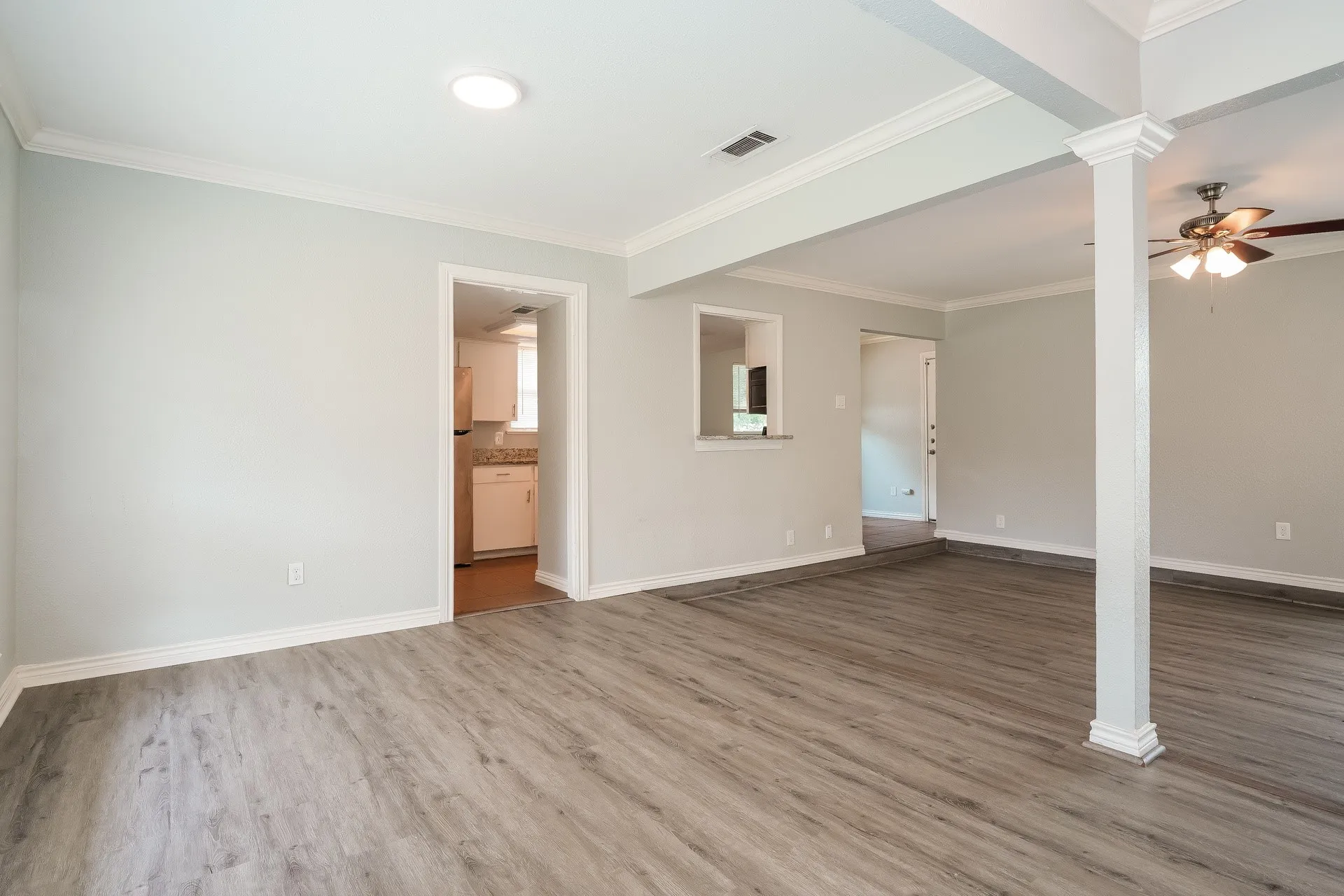 Single Family Residence For Rent in Dallas County , 3426 Hacienda Drive, Dallas, Texas 75233, 3 Bedroom, 2 Bathroom, 2 Garage spaces, 1,360 Sqft, built in 1967, mls#21393354, Real Estate Agent in Dallas, Homes For Rent in Dallas county, Homes For Rent in Dallas, Realtor in Dallas Texas, Real Estate Brokerage Independent Realty Texas, Luminita Cordes Realtor