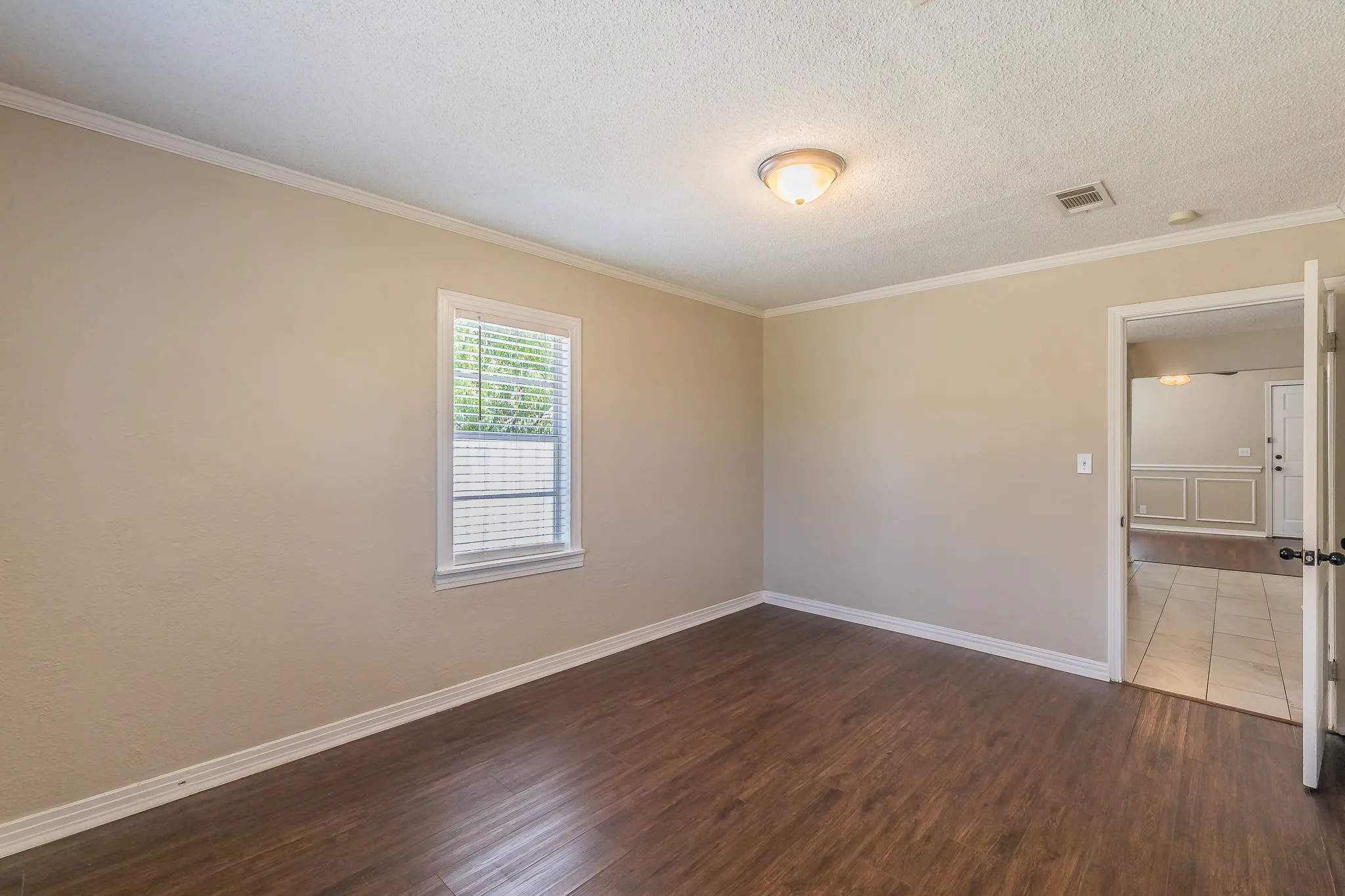 Single Family Residence For Rent in Tarrant County , 3144 Olive Place, Fort Worth, Texas 76116, 3 Bedroom, 1 Bathroom, Garage spaces, 996 Sqft, built in 1950, mls#21393342, Real Estate Agent in Fort Worth, Homes For Rent in Tarrant county, Homes For Rent in Fort Worth, Realtor in Fort Worth Texas, Real Estate Brokerage Independent Realty Texas, Luminita Cordes Realtor