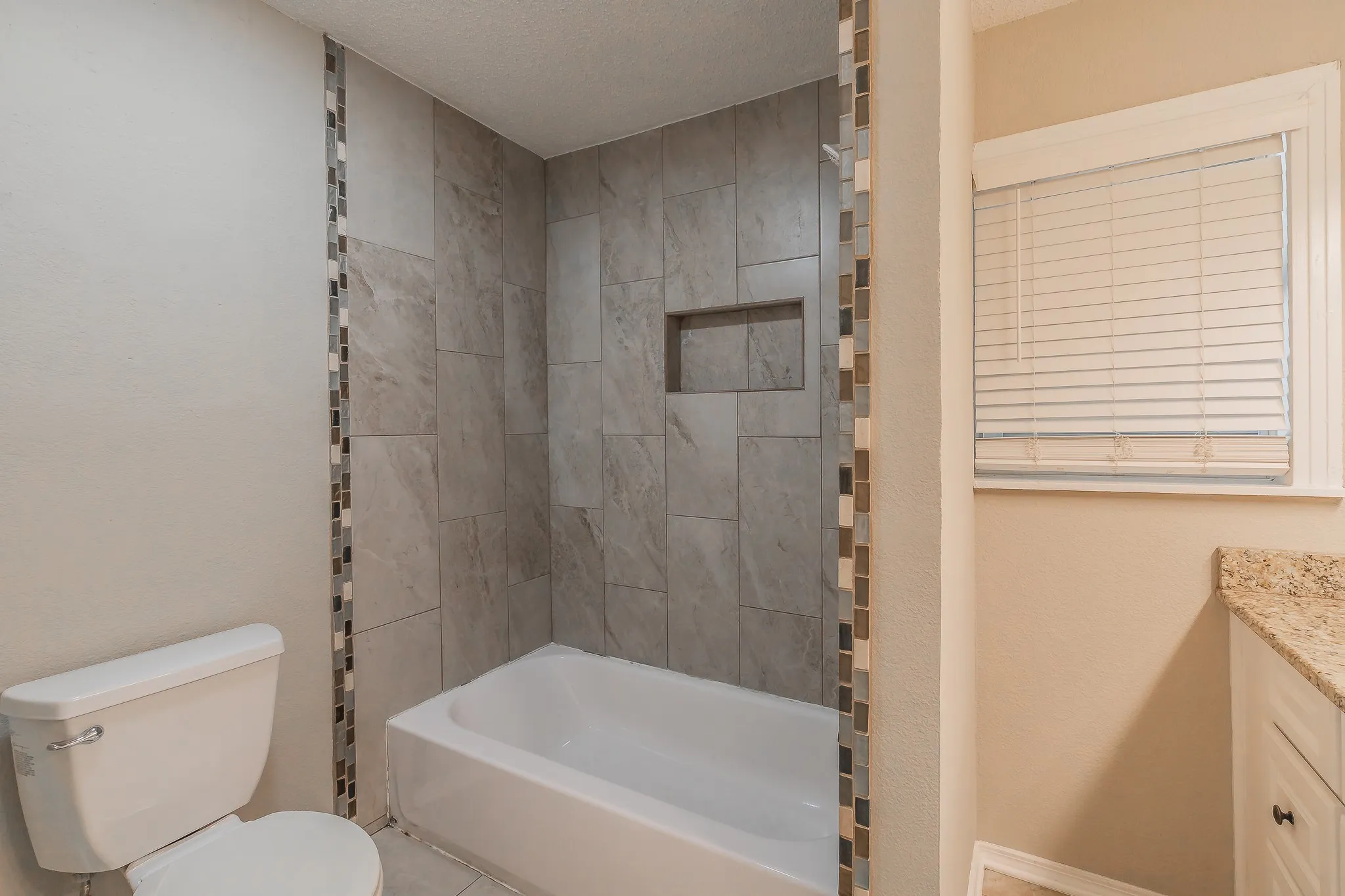Single Family Residence For Rent in Tarrant County , 3144 Olive Place, Fort Worth, Texas 76116, 3 Bedroom, 1 Bathroom, Garage spaces, 996 Sqft, built in 1950, mls#21393342, Real Estate Agent in Fort Worth, Homes For Rent in Tarrant county, Homes For Rent in Fort Worth, Realtor in Fort Worth Texas, Real Estate Brokerage Independent Realty Texas, Luminita Cordes Realtor