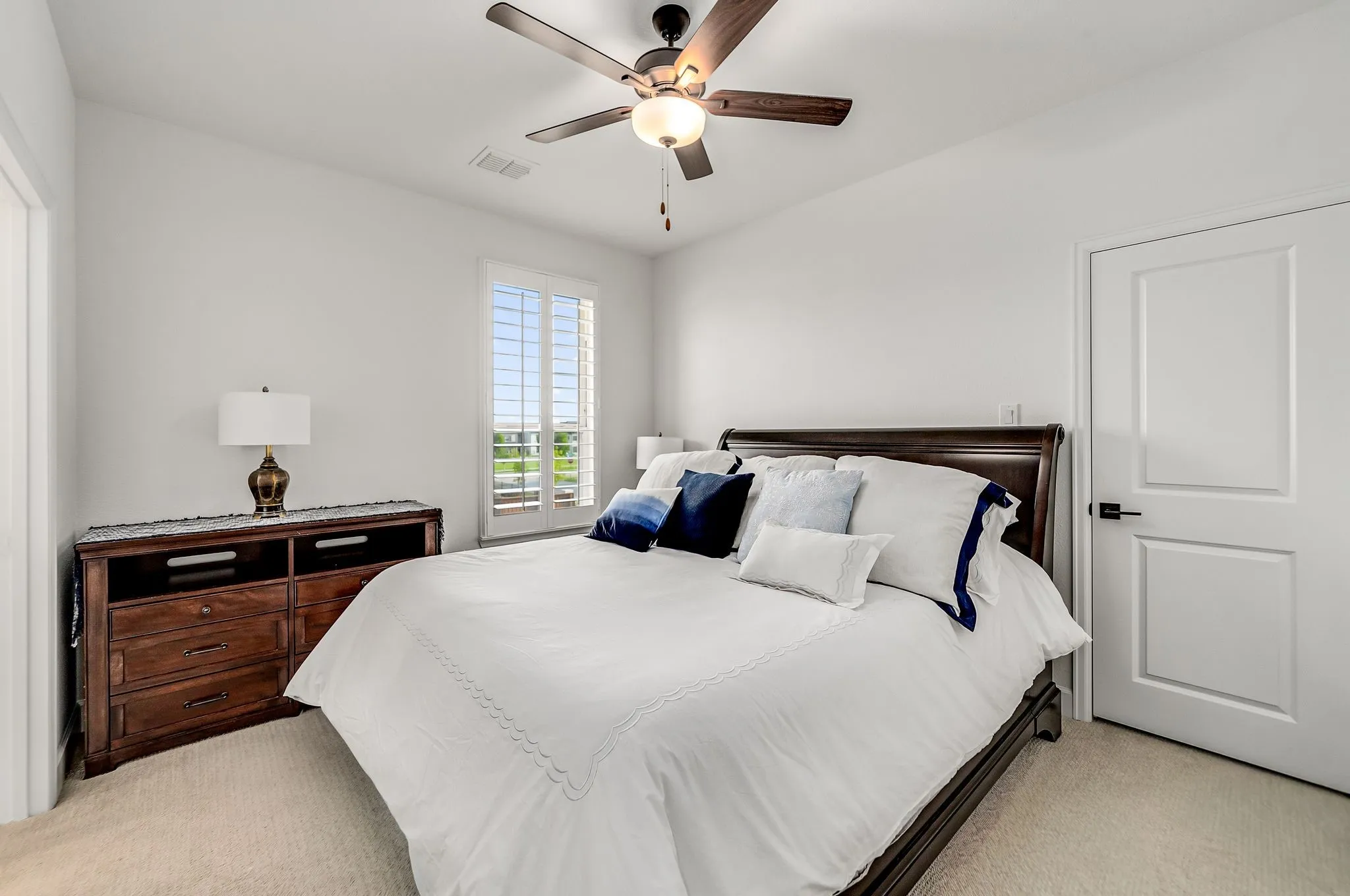 Single Family Residence For Rent in Denton County , 13826 Malinda Drive, Frisco, Texas 75033, 5 Bedroom, 6 Bathroom, 3 Garage spaces, 3,795 Sqft, built in 2024, mls#21393362, Real Estate Agent in Frisco, Homes For Rent in Denton county, Homes For Rent in Frisco, Realtor in Frisco Texas, Real Estate Brokerage Independent Realty Texas, Luminita Cordes Realtor