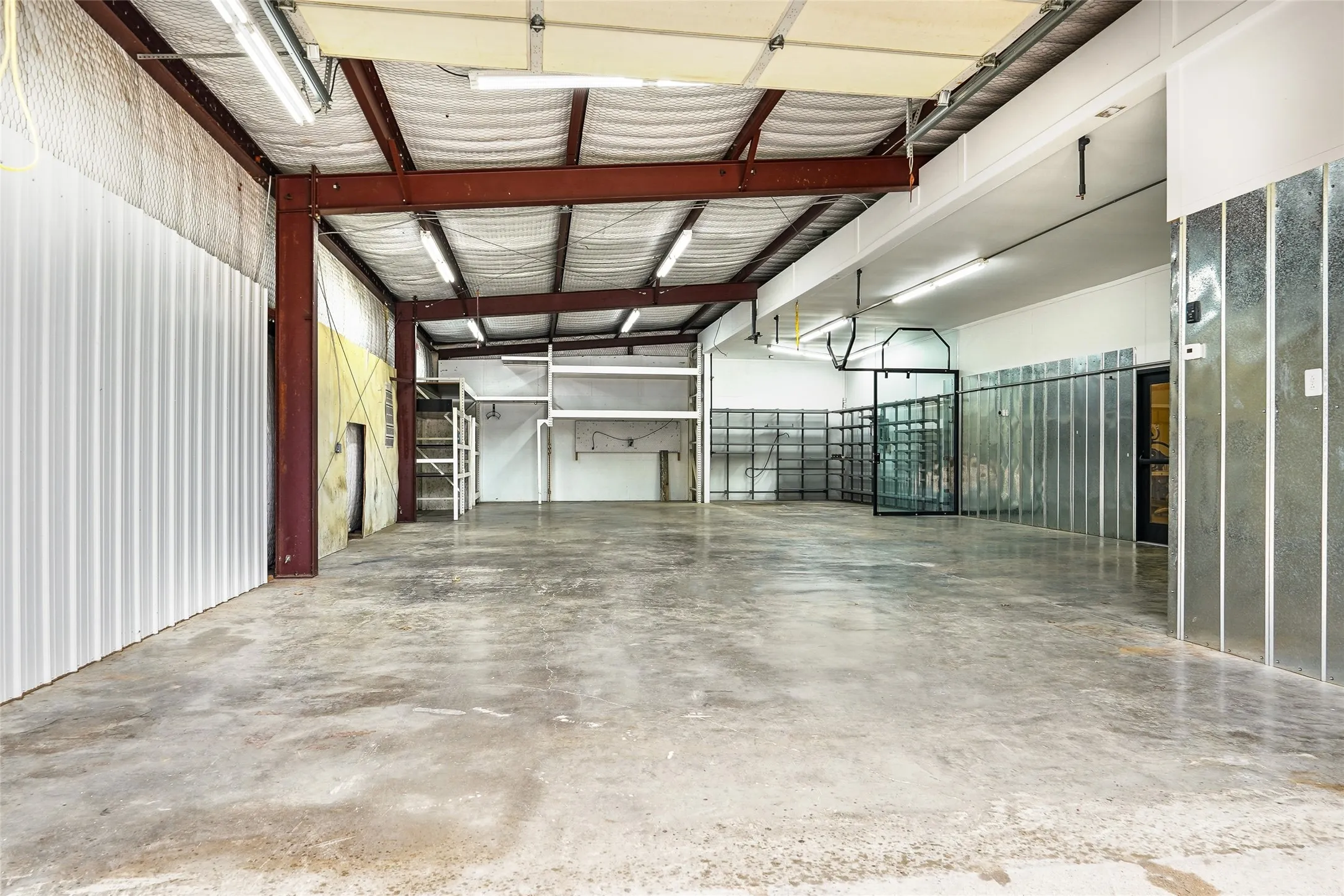 Single Family Residence For Sale in Denton County , 1570 Karen Drive, Argyle, Texas 76226, 1 Bedroom, 1 Bathroom, 2 Garage spaces, 800 Sqft, built in 1995, mls#21393360, Real Estate Agent in Argyle, Homes For Sale in Denton county, Homes For Sale in Argyle, Realtor in Argyle Texas, Real Estate Brokerage Independent Realty Texas, Luminita Cordes Realtor
