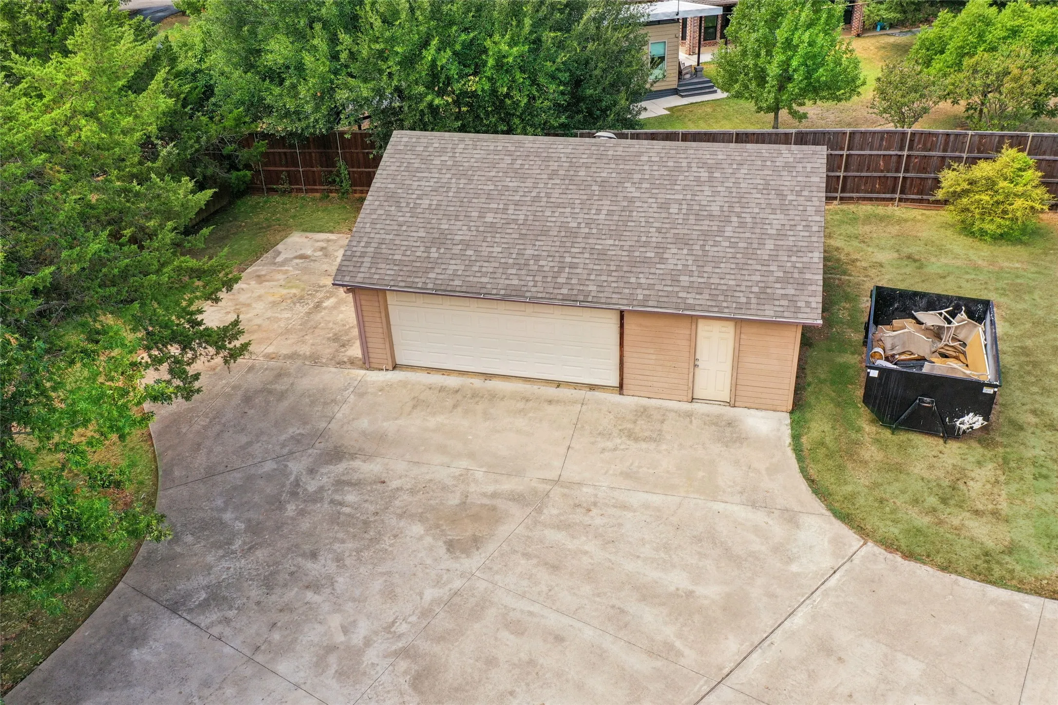 Single Family Residence For Sale in Denton County , 1570 Karen Drive, Argyle, Texas 76226, 1 Bedroom, 1 Bathroom, 2 Garage spaces, 800 Sqft, built in 1995, mls#21393360, Real Estate Agent in Argyle, Homes For Sale in Denton county, Homes For Sale in Argyle, Realtor in Argyle Texas, Real Estate Brokerage Independent Realty Texas, Luminita Cordes Realtor