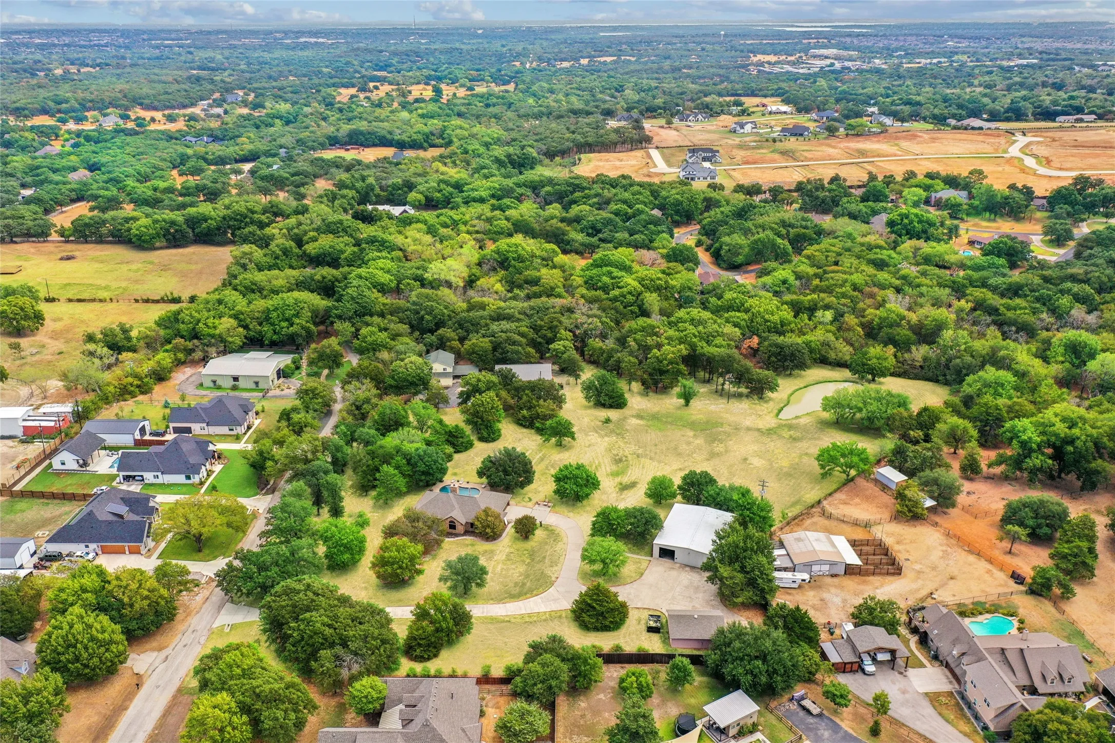 Single Family Residence For Sale in Denton County , 1570 Karen Drive, Argyle, Texas 76226, 1 Bedroom, 1 Bathroom, 2 Garage spaces, 800 Sqft, built in 1995, mls#21393360, Real Estate Agent in Argyle, Homes For Sale in Denton county, Homes For Sale in Argyle, Realtor in Argyle Texas, Real Estate Brokerage Independent Realty Texas, Luminita Cordes Realtor