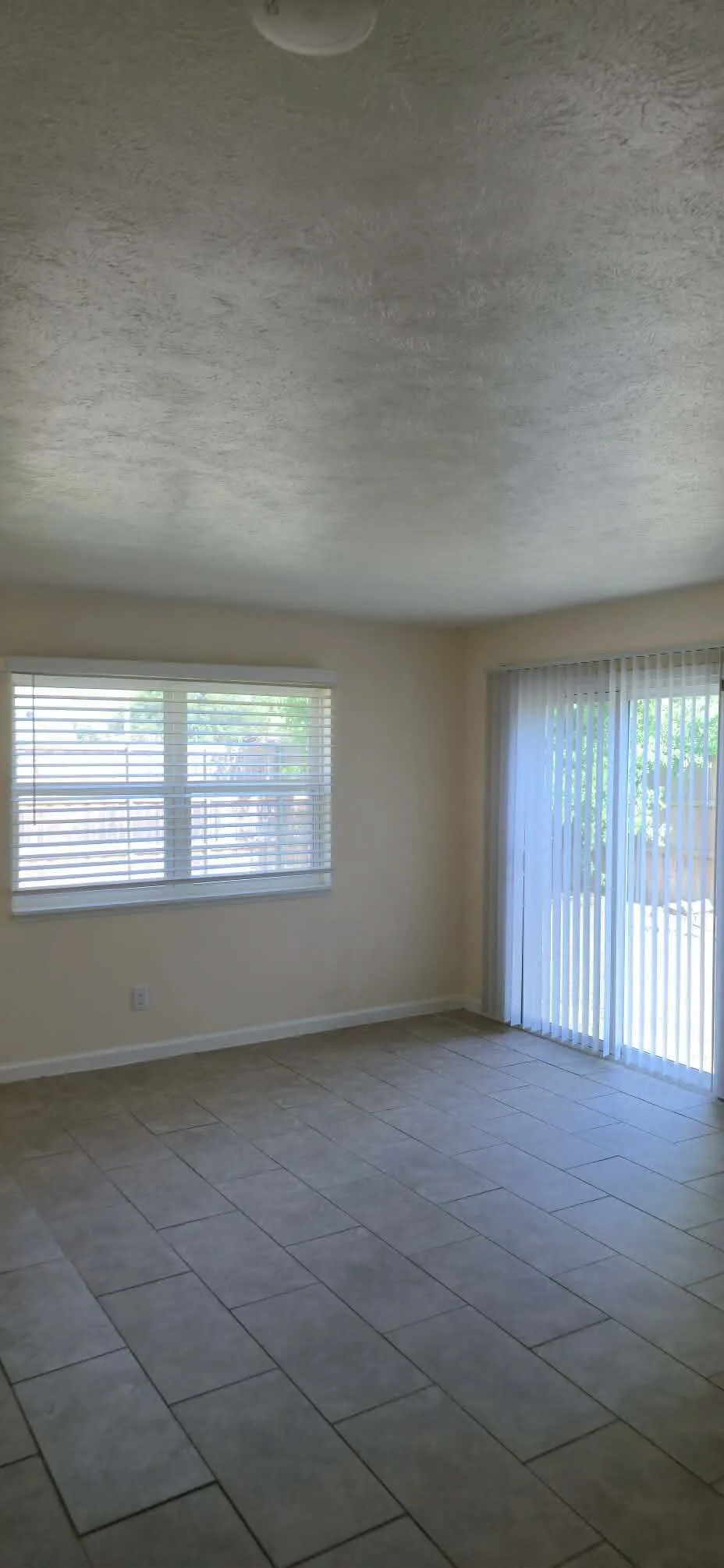 Single Family Residence For Sale in Collin County , 900 Overdowns Drive, Plano, Texas 75023, 3 Bedroom, 2 Bathroom, 2 Garage spaces, 1,744 Sqft, built in 1975, mls#21393378, Real Estate Agent in Plano, Homes For Sale in Collin county, Homes For Sale in Plano, Realtor in Plano Texas, Real Estate Brokerage Independent Realty Texas, Luminita Cordes Realtor