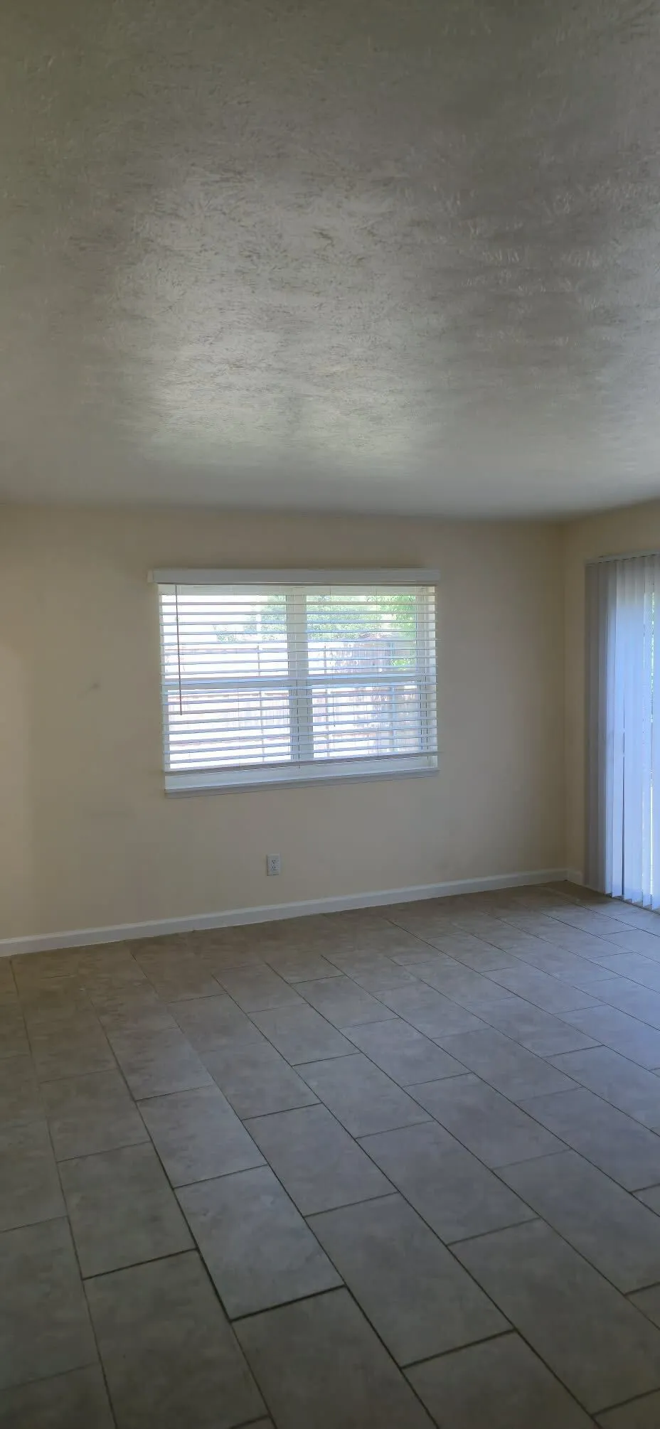 Single Family Residence For Sale in Collin County , 900 Overdowns Drive, Plano, Texas 75023, 3 Bedroom, 2 Bathroom, 2 Garage spaces, 1,744 Sqft, built in 1975, mls#21393378, Real Estate Agent in Plano, Homes For Sale in Collin county, Homes For Sale in Plano, Realtor in Plano Texas, Real Estate Brokerage Independent Realty Texas, Luminita Cordes Realtor