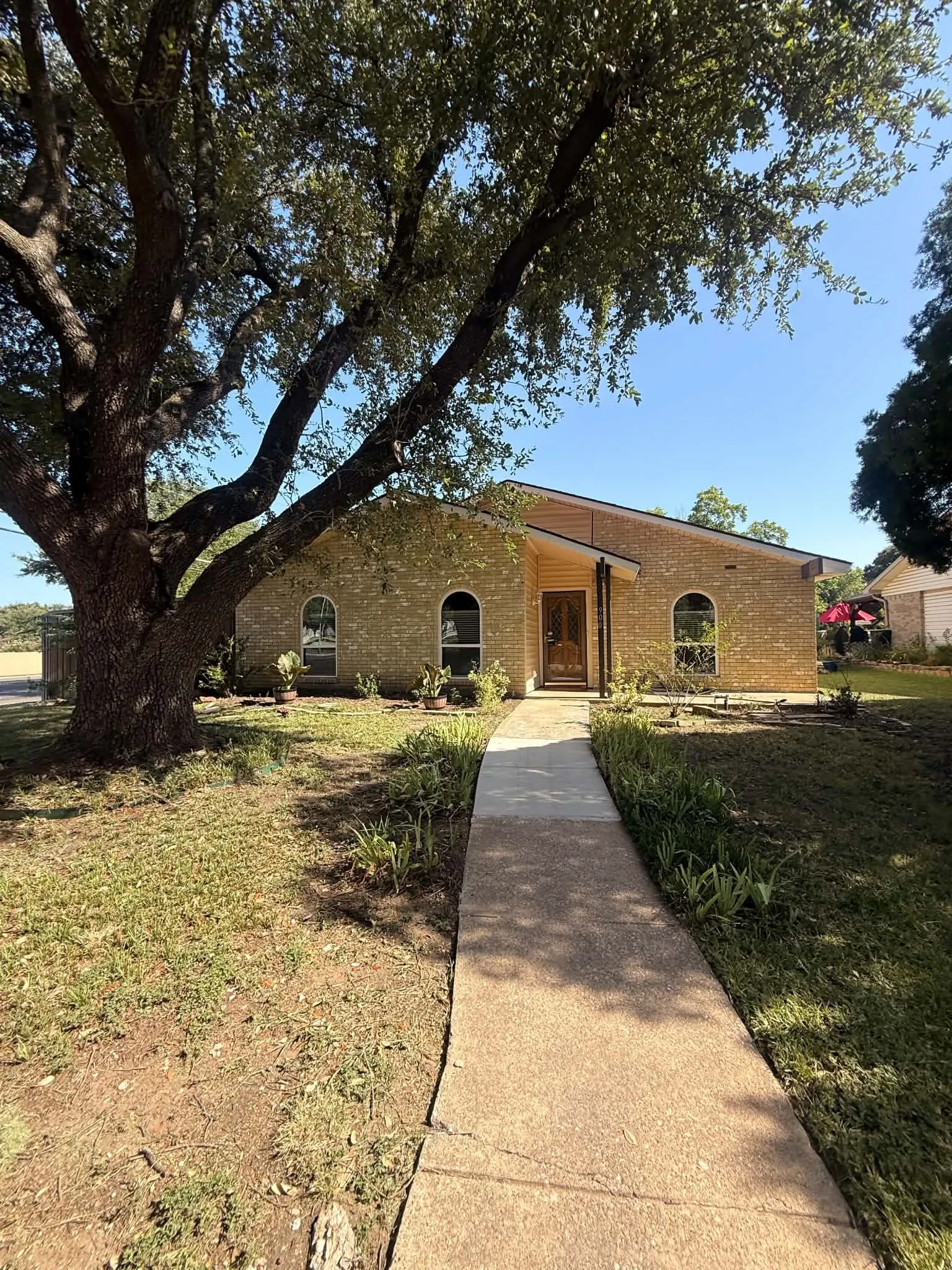 Single Family Residence For Sale in Collin County , 900 Overdowns Drive, Plano, Texas 75023, 3 Bedroom, 2 Bathroom, 2 Garage spaces, 1,744 Sqft, built in 1975, mls#21393378, Real Estate Agent in Plano, Homes For Sale in Collin county, Homes For Sale in Plano, Realtor in Plano Texas, Real Estate Brokerage Independent Realty Texas, Luminita Cordes Realtor