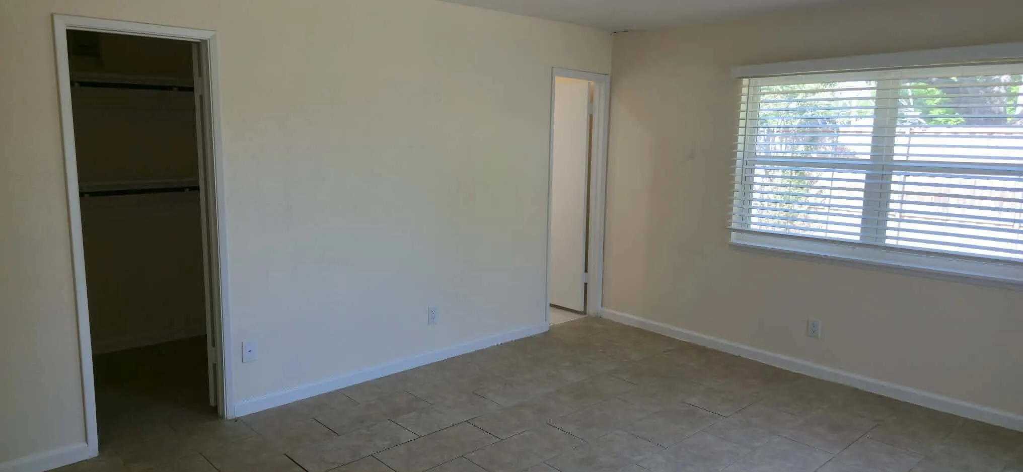 Single Family Residence For Sale in Collin County , 900 Overdowns Drive, Plano, Texas 75023, 3 Bedroom, 2 Bathroom, 2 Garage spaces, 1,744 Sqft, built in 1975, mls#21393378, Real Estate Agent in Plano, Homes For Sale in Collin county, Homes For Sale in Plano, Realtor in Plano Texas, Real Estate Brokerage Independent Realty Texas, Luminita Cordes Realtor