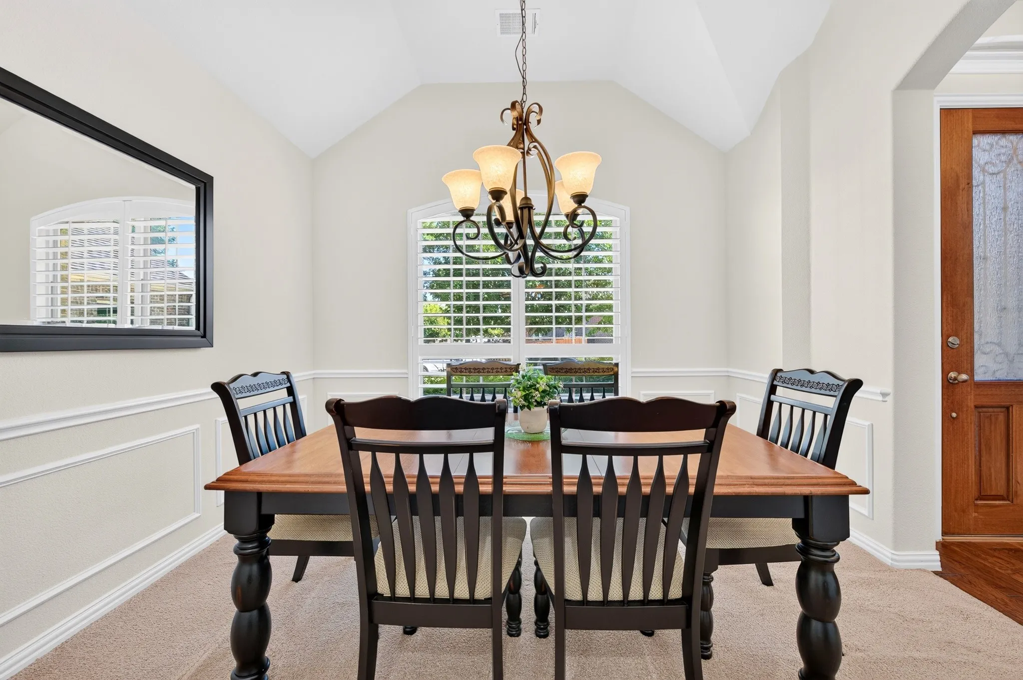 Single Family Residence For Sale in Denton County , 4112 Red Wolfe Road, Denton, Texas 76208, 4 Bedroom, 4 Bathroom, 2 Garage spaces, 2,831 Sqft, built in 2014, mls#21393215, Real Estate Agent in Denton, Homes For Sale in Denton county, Homes For Sale in Denton, Realtor in Denton Texas, Real Estate Brokerage Independent Realty Texas, Luminita Cordes Realtor