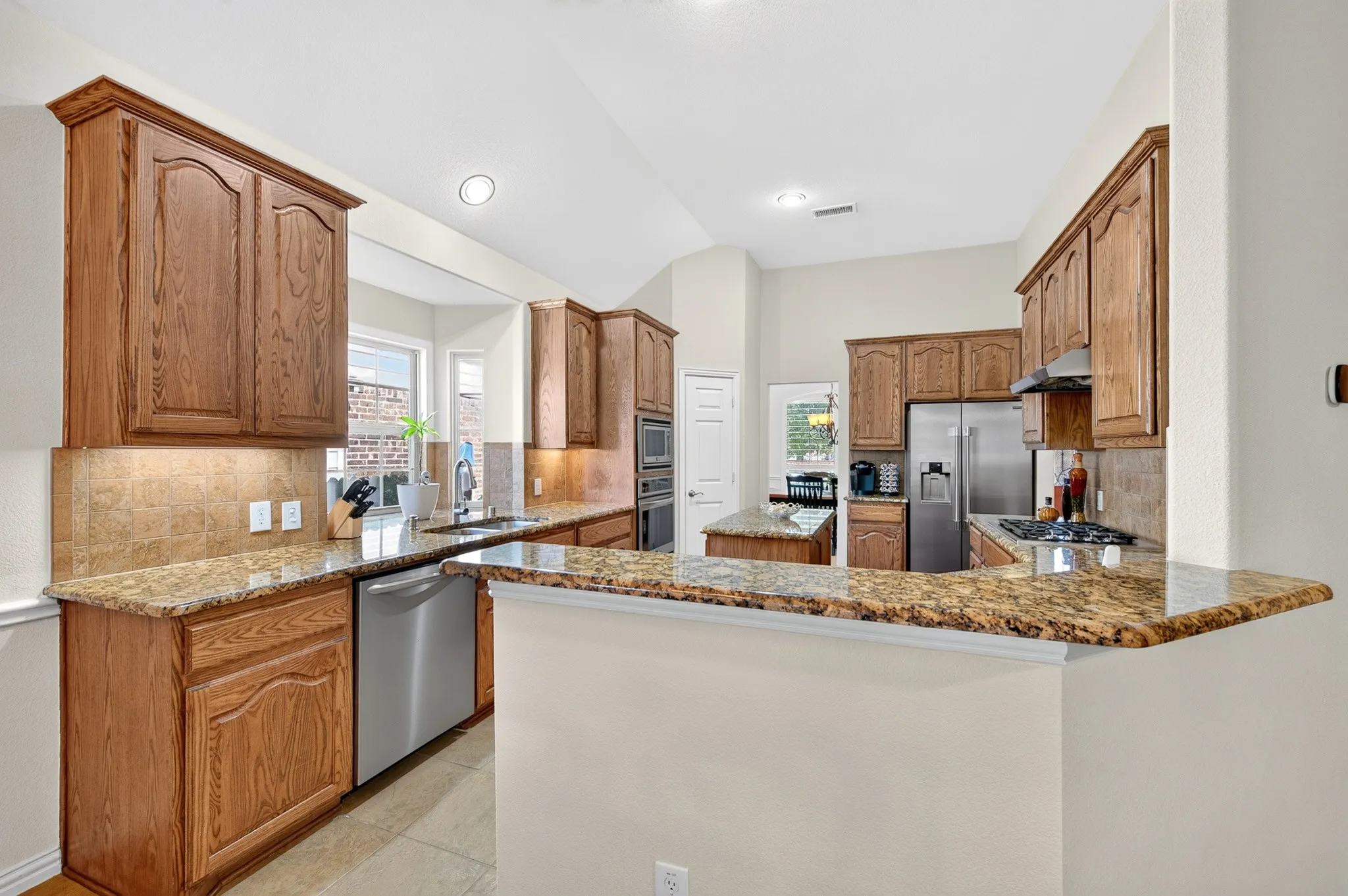 Single Family Residence For Sale in Denton County , 4112 Red Wolfe Road, Denton, Texas 76208, 4 Bedroom, 4 Bathroom, 2 Garage spaces, 2,831 Sqft, built in 2014, mls#21393215, Real Estate Agent in Denton, Homes For Sale in Denton county, Homes For Sale in Denton, Realtor in Denton Texas, Real Estate Brokerage Independent Realty Texas, Luminita Cordes Realtor