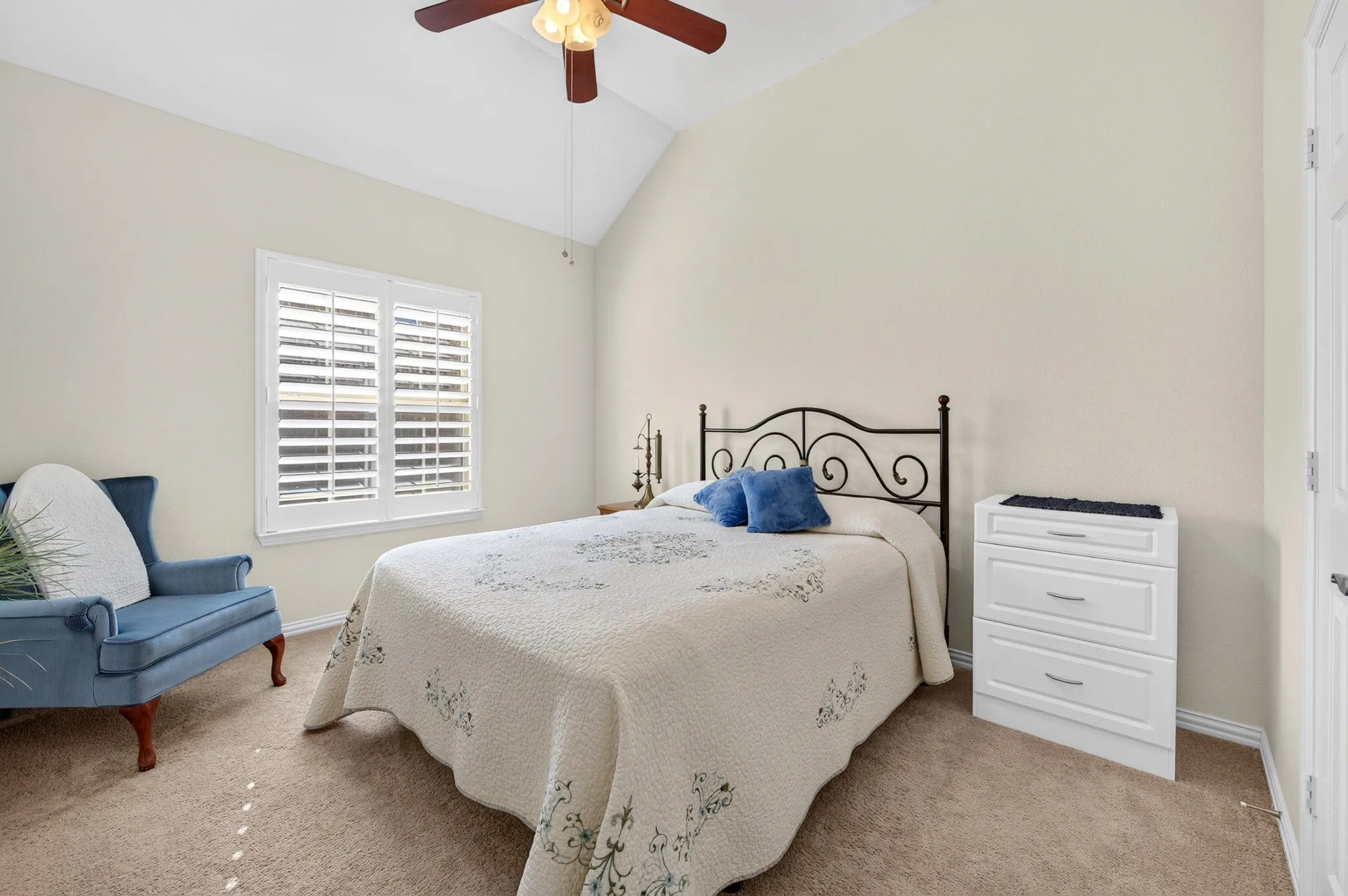 Single Family Residence For Sale in Denton County , 4112 Red Wolfe Road, Denton, Texas 76208, 4 Bedroom, 4 Bathroom, 2 Garage spaces, 2,831 Sqft, built in 2014, mls#21393215, Real Estate Agent in Denton, Homes For Sale in Denton county, Homes For Sale in Denton, Realtor in Denton Texas, Real Estate Brokerage Independent Realty Texas, Luminita Cordes Realtor