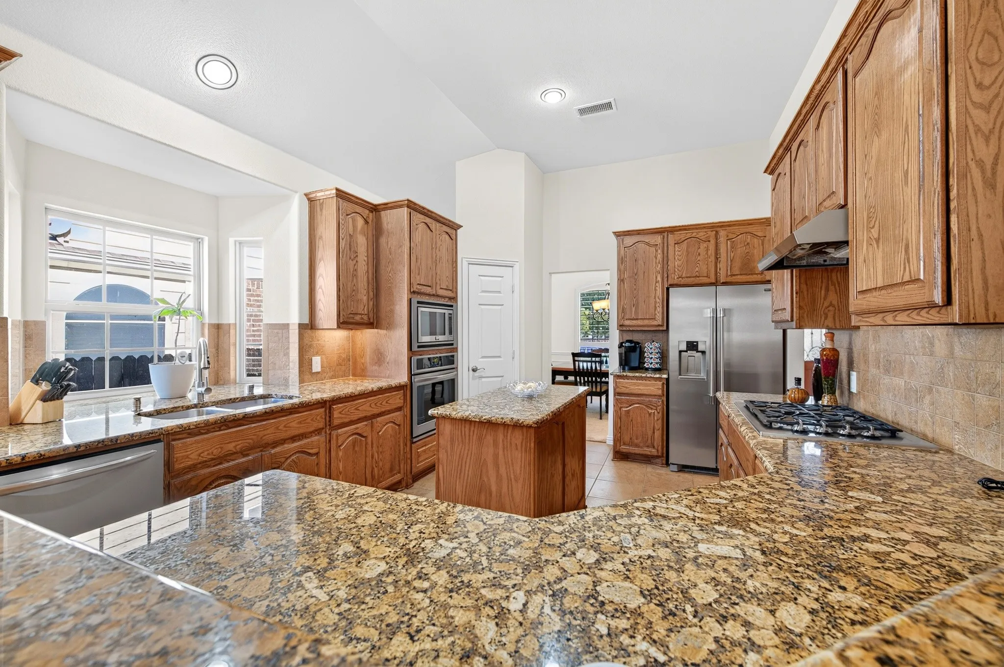 Single Family Residence For Sale in Denton County , 4112 Red Wolfe Road, Denton, Texas 76208, 4 Bedroom, 4 Bathroom, 2 Garage spaces, 2,831 Sqft, built in 2014, mls#21393215, Real Estate Agent in Denton, Homes For Sale in Denton county, Homes For Sale in Denton, Realtor in Denton Texas, Real Estate Brokerage Independent Realty Texas, Luminita Cordes Realtor