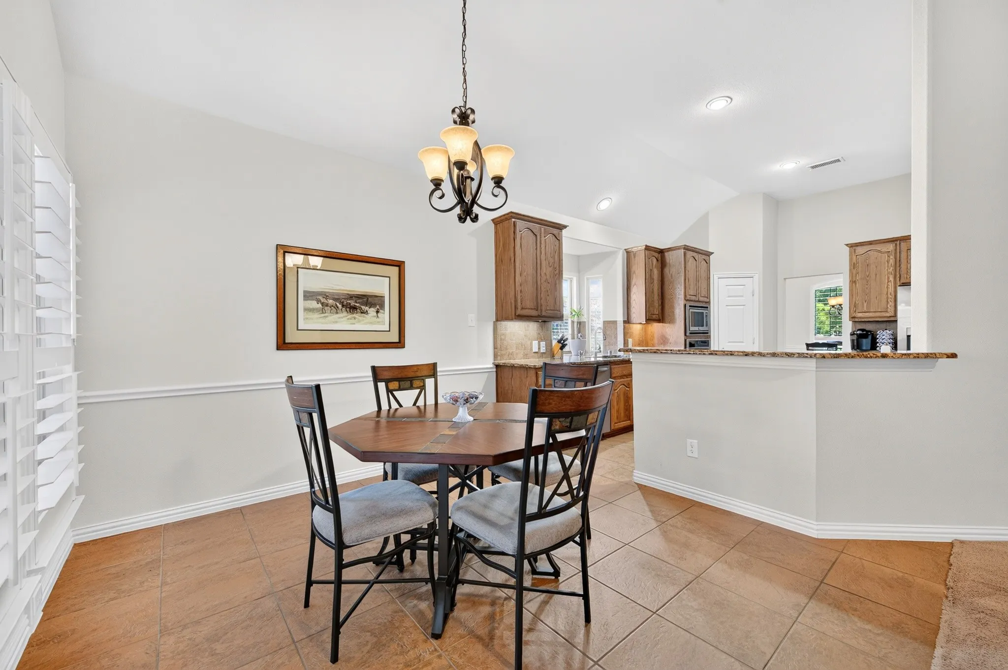 Single Family Residence For Sale in Denton County , 4112 Red Wolfe Road, Denton, Texas 76208, 4 Bedroom, 4 Bathroom, 2 Garage spaces, 2,831 Sqft, built in 2014, mls#21393215, Real Estate Agent in Denton, Homes For Sale in Denton county, Homes For Sale in Denton, Realtor in Denton Texas, Real Estate Brokerage Independent Realty Texas, Luminita Cordes Realtor