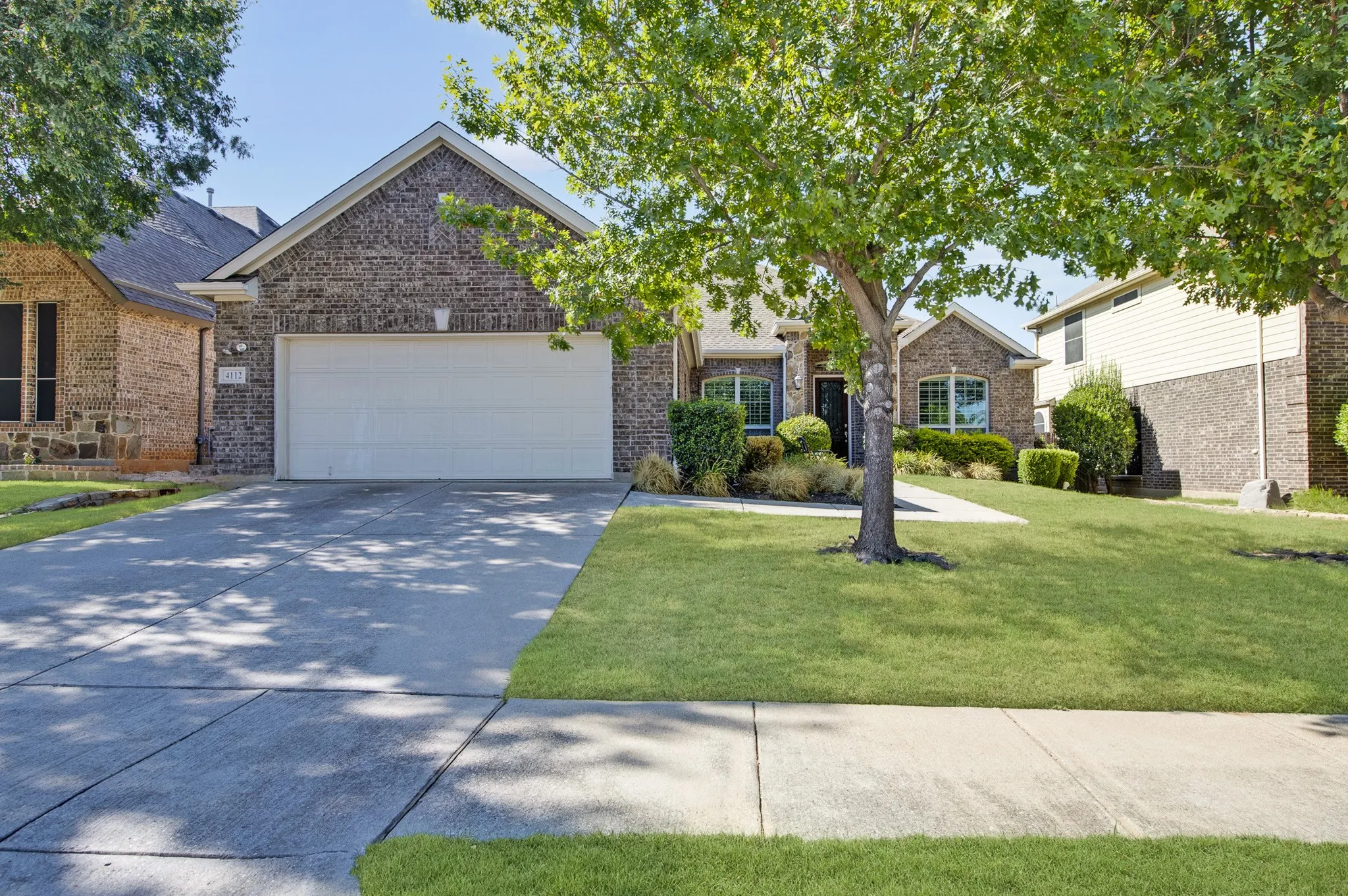 Single Family Residence For Sale in Denton County , 4112 Red Wolfe Road, Denton, Texas 76208, 4 Bedroom, 4 Bathroom, 2 Garage spaces, 2,831 Sqft, built in 2014, mls#21393215, Real Estate Agent in Denton, Homes For Sale in Denton county, Homes For Sale in Denton, Realtor in Denton Texas, Real Estate Brokerage Independent Realty Texas, Luminita Cordes Realtor