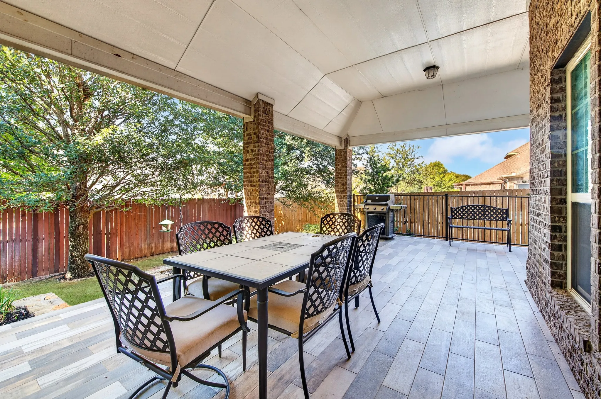 Single Family Residence For Sale in Denton County , 4112 Red Wolfe Road, Denton, Texas 76208, 4 Bedroom, 4 Bathroom, 2 Garage spaces, 2,831 Sqft, built in 2014, mls#21393215, Real Estate Agent in Denton, Homes For Sale in Denton county, Homes For Sale in Denton, Realtor in Denton Texas, Real Estate Brokerage Independent Realty Texas, Luminita Cordes Realtor
