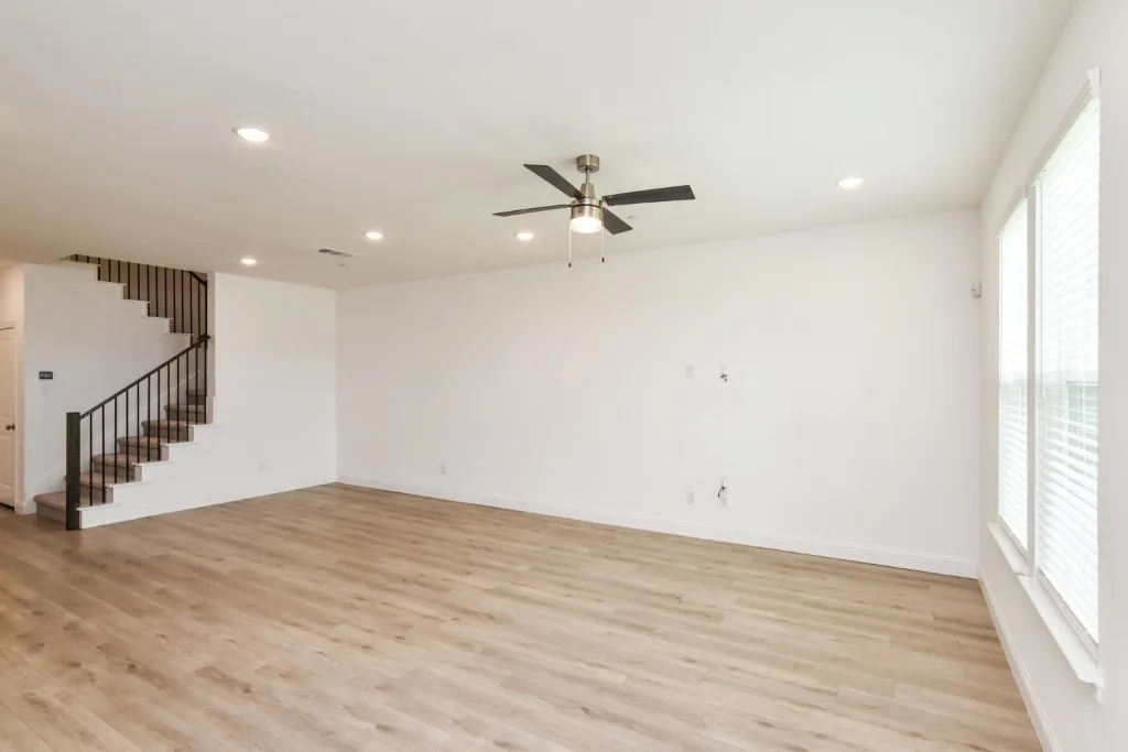 Single Family Residence For Rent in Collin County , 8905 Stablehand Mews, Frisco, Texas 75035, 3 Bedroom, 3 Bathroom, 2 Garage spaces, 2,283 Sqft, built in 2023, mls#21393246, Real Estate Agent in Frisco, Homes For Rent in Collin county, Homes For Rent in Frisco, Realtor in Frisco Texas, Real Estate Brokerage Independent Realty Texas, Luminita Cordes Realtor