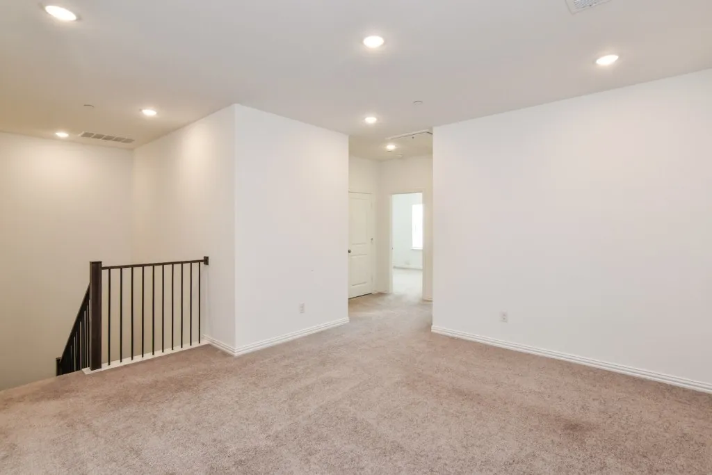 Single Family Residence For Rent in Collin County , 8905 Stablehand Mews, Frisco, Texas 75035, 3 Bedroom, 3 Bathroom, 2 Garage spaces, 2,283 Sqft, built in 2023, mls#21393246, Real Estate Agent in Frisco, Homes For Rent in Collin county, Homes For Rent in Frisco, Realtor in Frisco Texas, Real Estate Brokerage Independent Realty Texas, Luminita Cordes Realtor