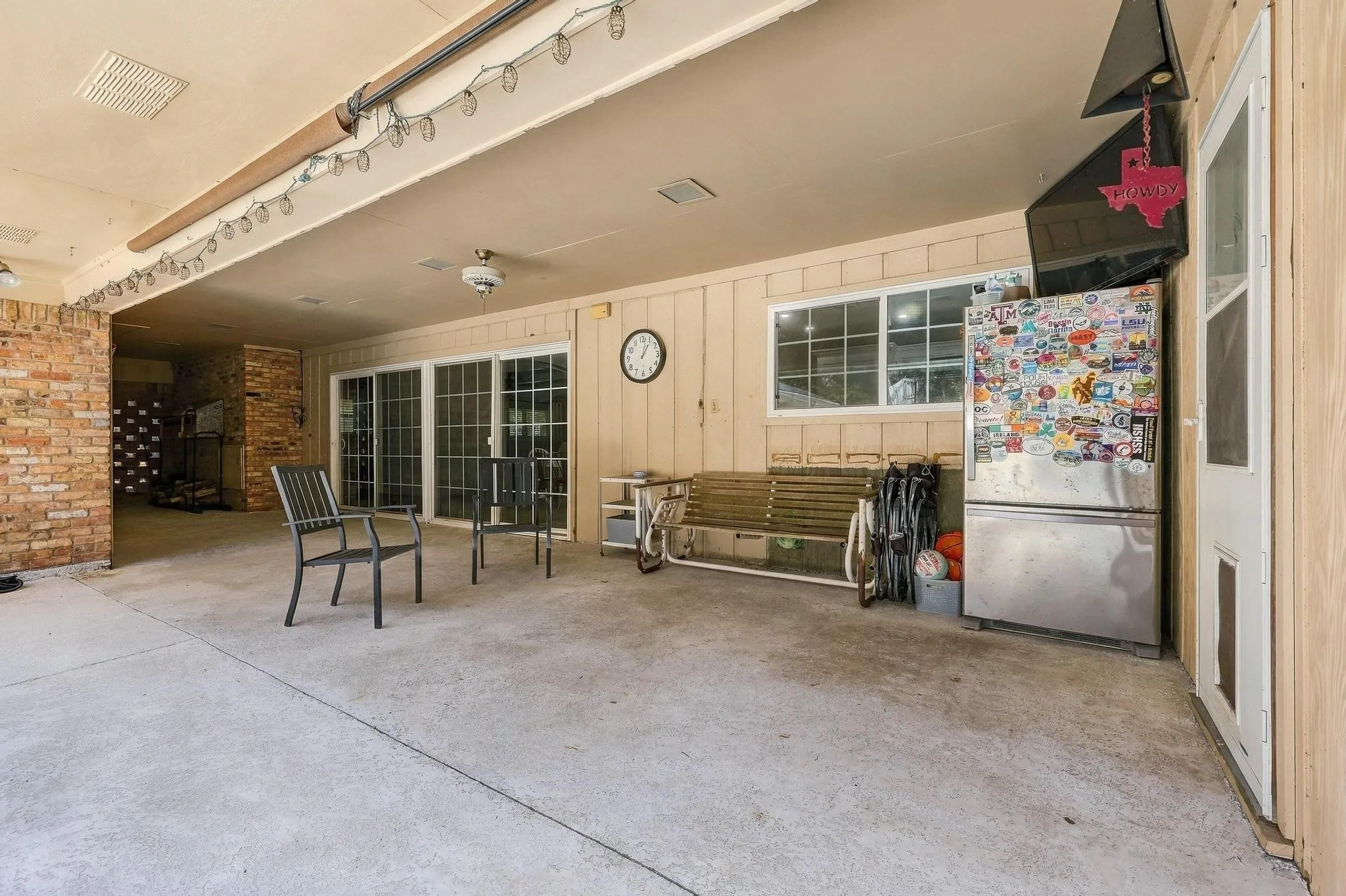 Single Family Residence For Sale in Grayson County , 609 Ambassador Street, Denison, Texas 75020, 3 Bedroom, 2 Bathroom, 2 Garage spaces, 2,333 Sqft, built in 1970, mls#21390800, Real Estate Agent in Denison, Homes For Sale in Grayson county, Homes For Sale in Denison, Realtor in Denison Texas, Real Estate Brokerage Independent Realty Texas, Luminita Cordes Realtor