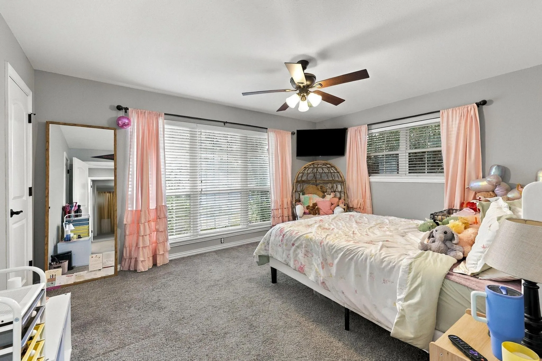 Single Family Residence For Sale in Grayson County , 609 Ambassador Street, Denison, Texas 75020, 3 Bedroom, 2 Bathroom, 2 Garage spaces, 2,333 Sqft, built in 1970, mls#21390800, Real Estate Agent in Denison, Homes For Sale in Grayson county, Homes For Sale in Denison, Realtor in Denison Texas, Real Estate Brokerage Independent Realty Texas, Luminita Cordes Realtor