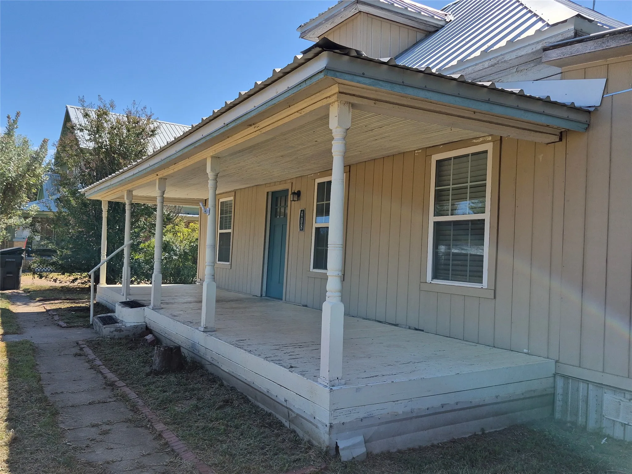 Single Family Residence For Sale in Palo Pinto County , 408 E Housley Street, Strawn, Texas 76475, 3 Bedroom, 1 Bathroom, Garage spaces, 1,760 Sqft, built in 1908, mls#21392415, Real Estate Agent in Strawn, Homes For Sale in Palo Pinto county, Homes For Sale in Strawn, Realtor in Strawn Texas, Real Estate Brokerage Independent Realty Texas, Luminita Cordes Realtor
