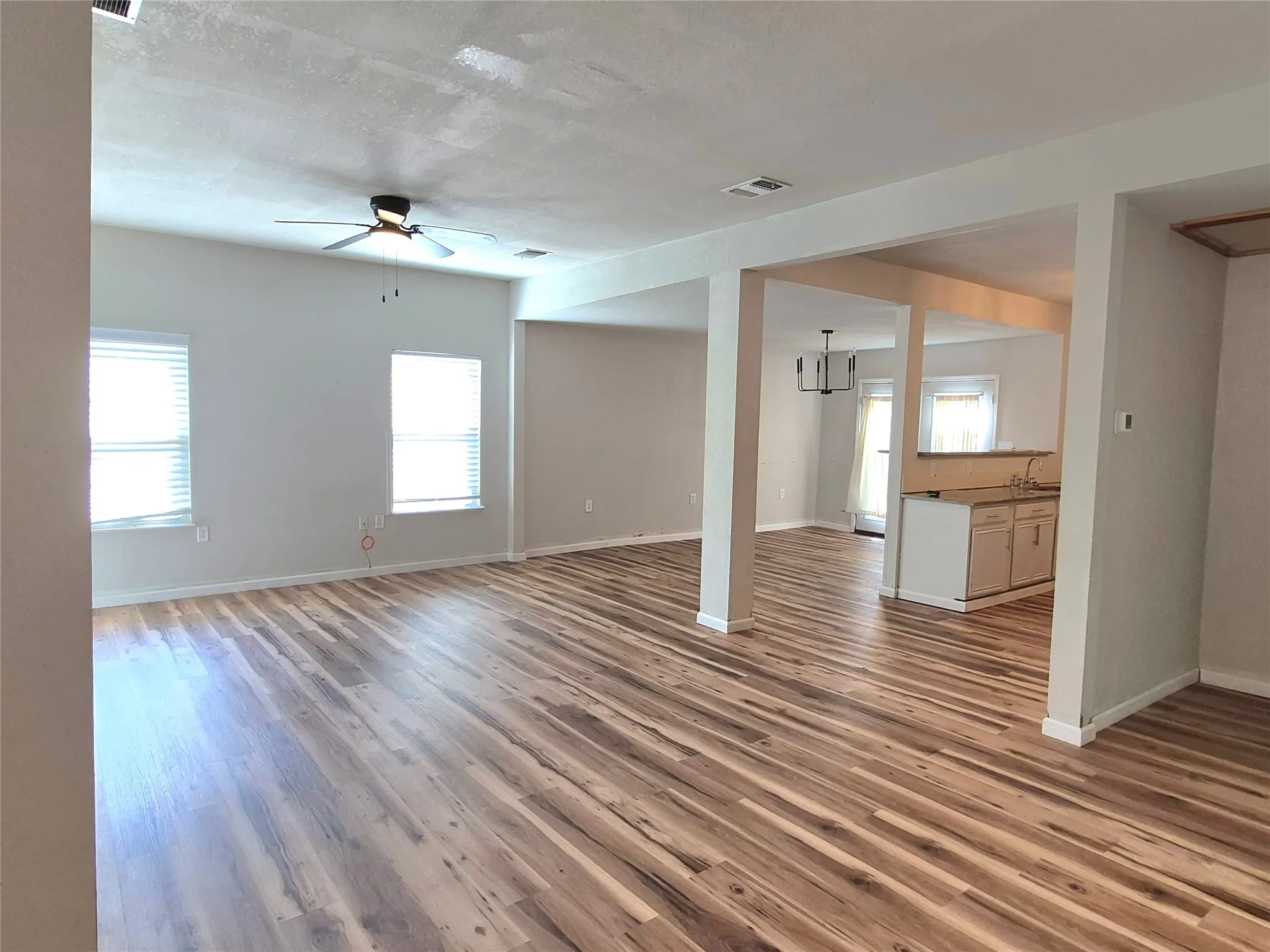 Single Family Residence For Sale in Palo Pinto County , 408 E Housley Street, Strawn, Texas 76475, 3 Bedroom, 1 Bathroom, Garage spaces, 1,760 Sqft, built in 1908, mls#21392415, Real Estate Agent in Strawn, Homes For Sale in Palo Pinto county, Homes For Sale in Strawn, Realtor in Strawn Texas, Real Estate Brokerage Independent Realty Texas, Luminita Cordes Realtor