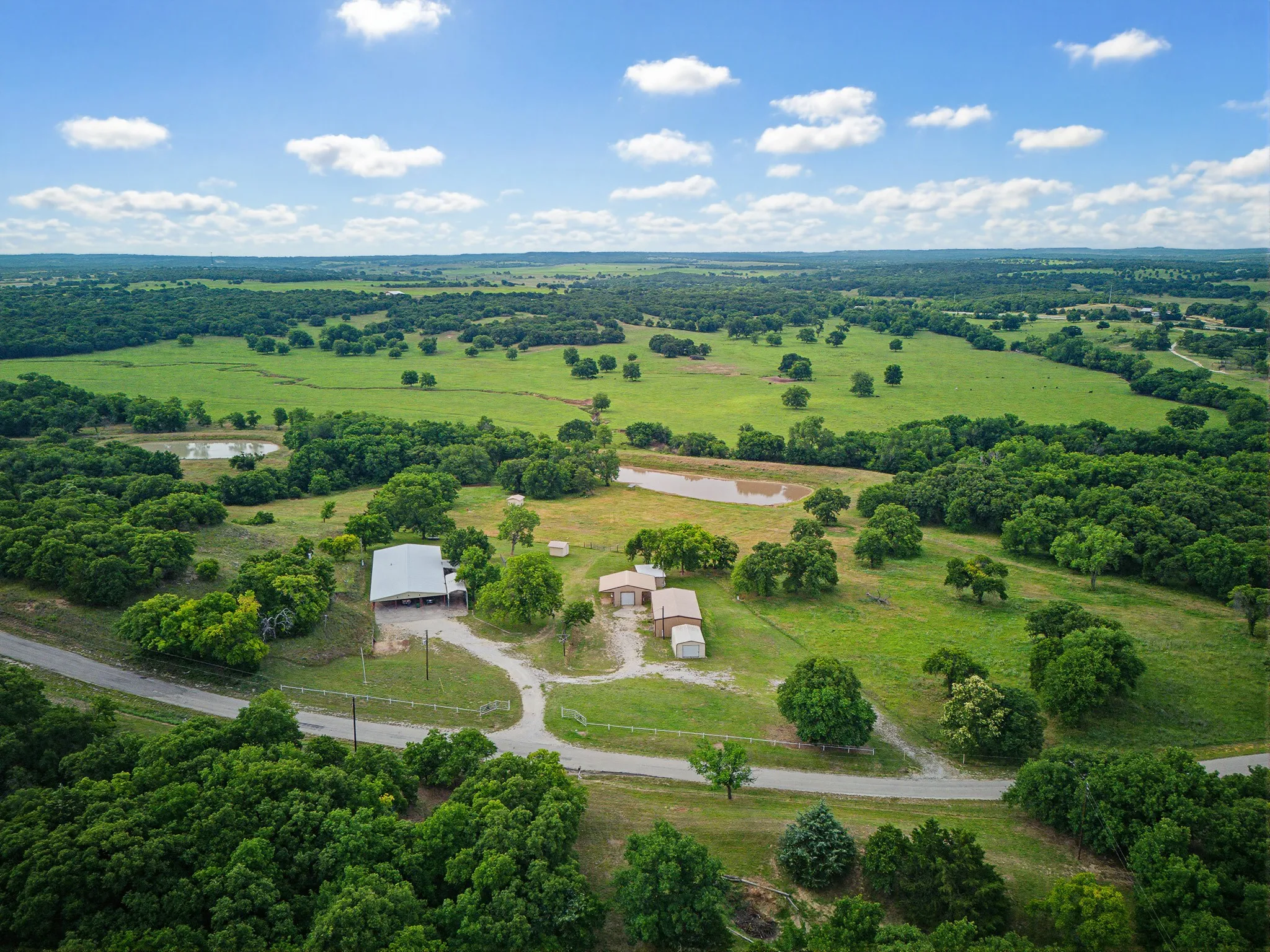 Single Family Residence For Sale in Montague County , 1857 Old Bonita Road, Nocona, Texas 76255, 3 Bedroom, 2 Bathroom, 2 Garage spaces, 3,008 Sqft, built in 2016, mls#21393393, Real Estate Agent in Nocona, Homes For Sale in Montague county, Homes For Sale in Nocona, Realtor in Nocona Texas, Real Estate Brokerage Independent Realty Texas, Luminita Cordes Realtor