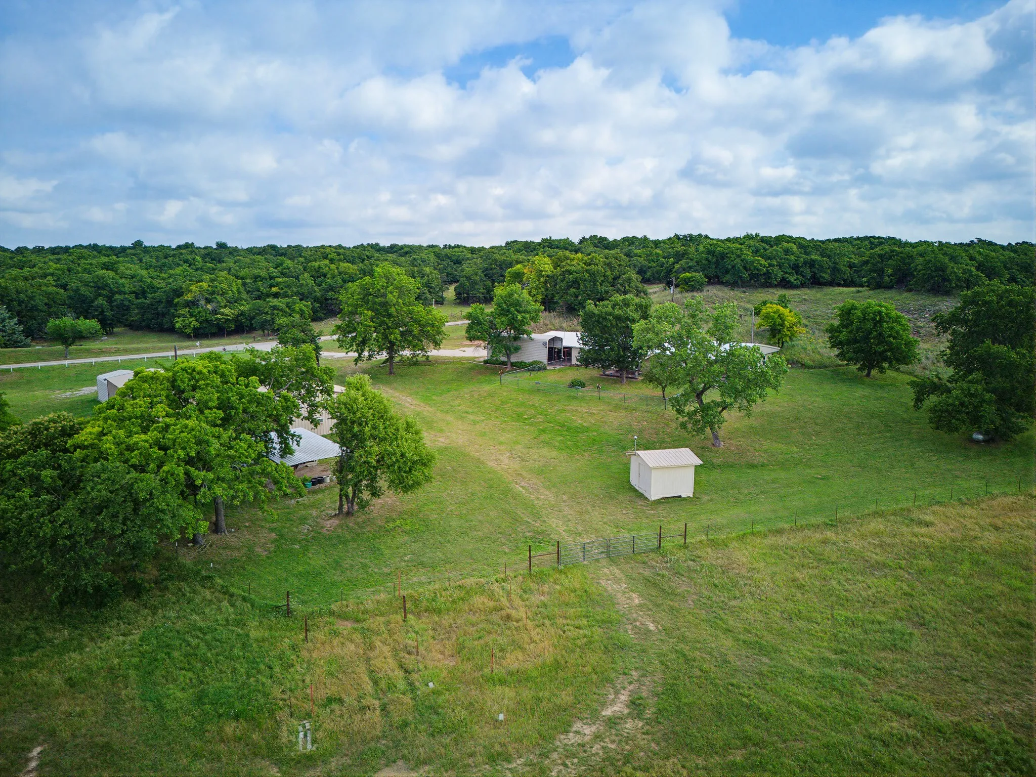 Single Family Residence For Sale in Montague County , 1857 Old Bonita Road, Nocona, Texas 76255, 3 Bedroom, 2 Bathroom, 2 Garage spaces, 3,008 Sqft, built in 2016, mls#21393393, Real Estate Agent in Nocona, Homes For Sale in Montague county, Homes For Sale in Nocona, Realtor in Nocona Texas, Real Estate Brokerage Independent Realty Texas, Luminita Cordes Realtor