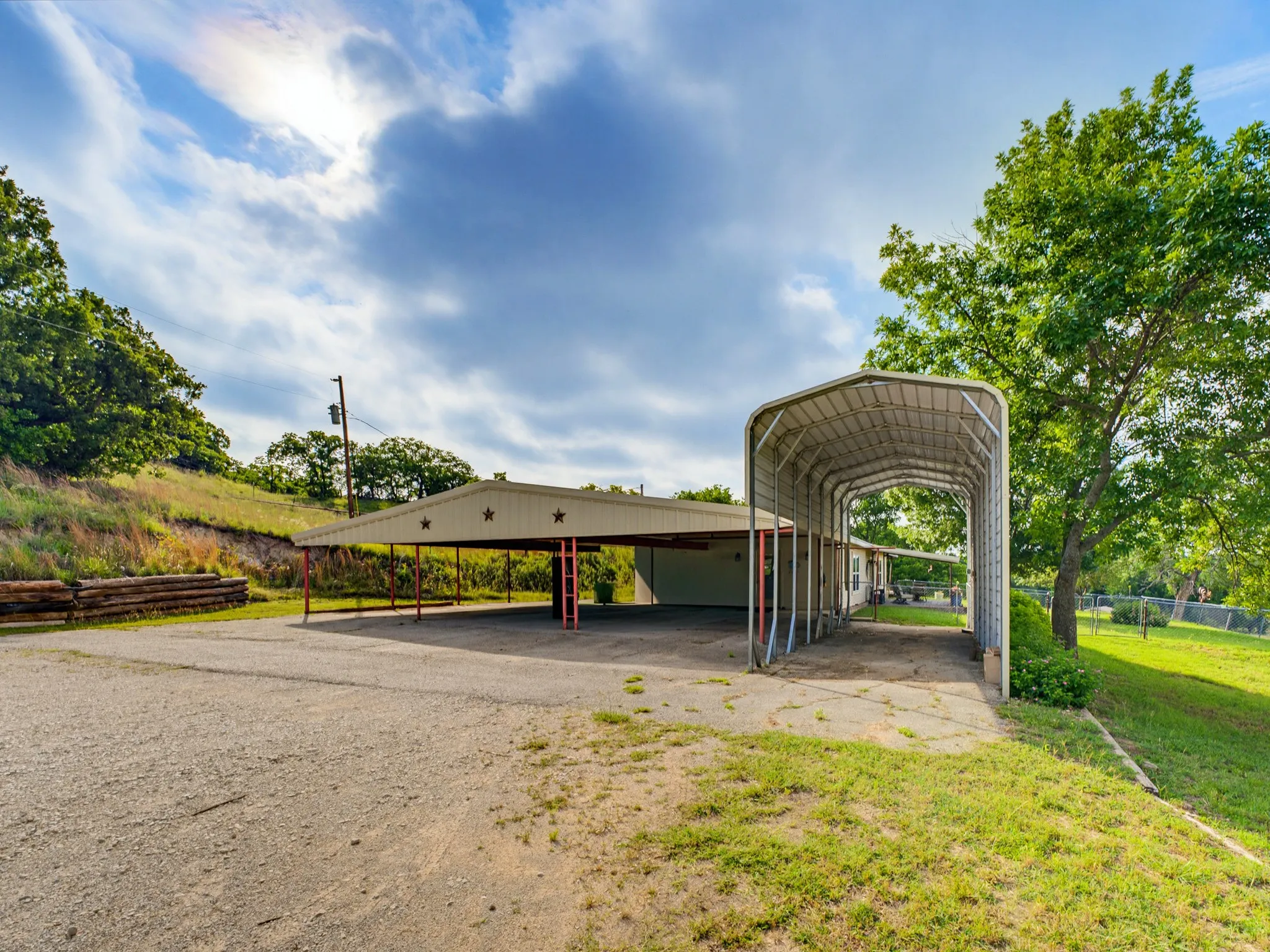 Single Family Residence For Sale in Montague County , 1857 Old Bonita Road, Nocona, Texas 76255, 3 Bedroom, 2 Bathroom, 2 Garage spaces, 3,008 Sqft, built in 2016, mls#21393393, Real Estate Agent in Nocona, Homes For Sale in Montague county, Homes For Sale in Nocona, Realtor in Nocona Texas, Real Estate Brokerage Independent Realty Texas, Luminita Cordes Realtor