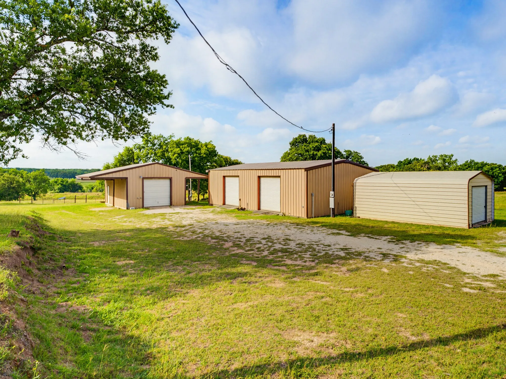 Single Family Residence For Sale in Montague County , 1857 Old Bonita Road, Nocona, Texas 76255, 3 Bedroom, 2 Bathroom, 2 Garage spaces, 3,008 Sqft, built in 2016, mls#21393393, Real Estate Agent in Nocona, Homes For Sale in Montague county, Homes For Sale in Nocona, Realtor in Nocona Texas, Real Estate Brokerage Independent Realty Texas, Luminita Cordes Realtor