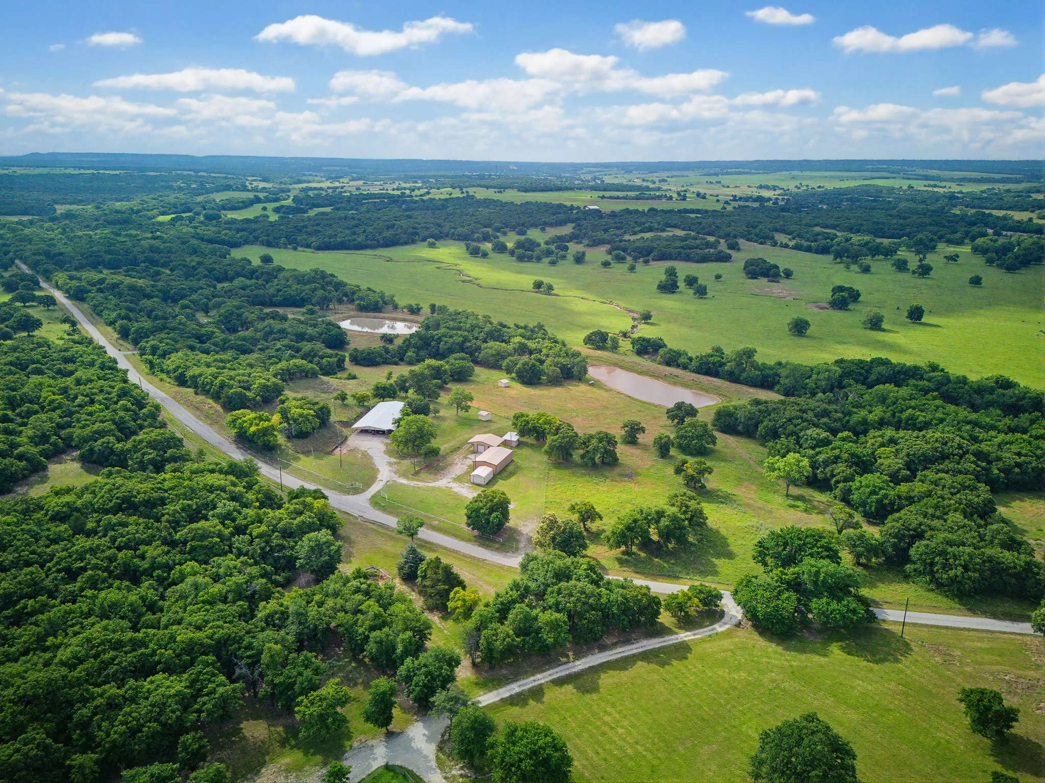 Single Family Residence For Sale in Montague County , 1857 Old Bonita Road, Nocona, Texas 76255, 3 Bedroom, 2 Bathroom, 2 Garage spaces, 3,008 Sqft, built in 2016, mls#21393393, Real Estate Agent in Nocona, Homes For Sale in Montague county, Homes For Sale in Nocona, Realtor in Nocona Texas, Real Estate Brokerage Independent Realty Texas, Luminita Cordes Realtor