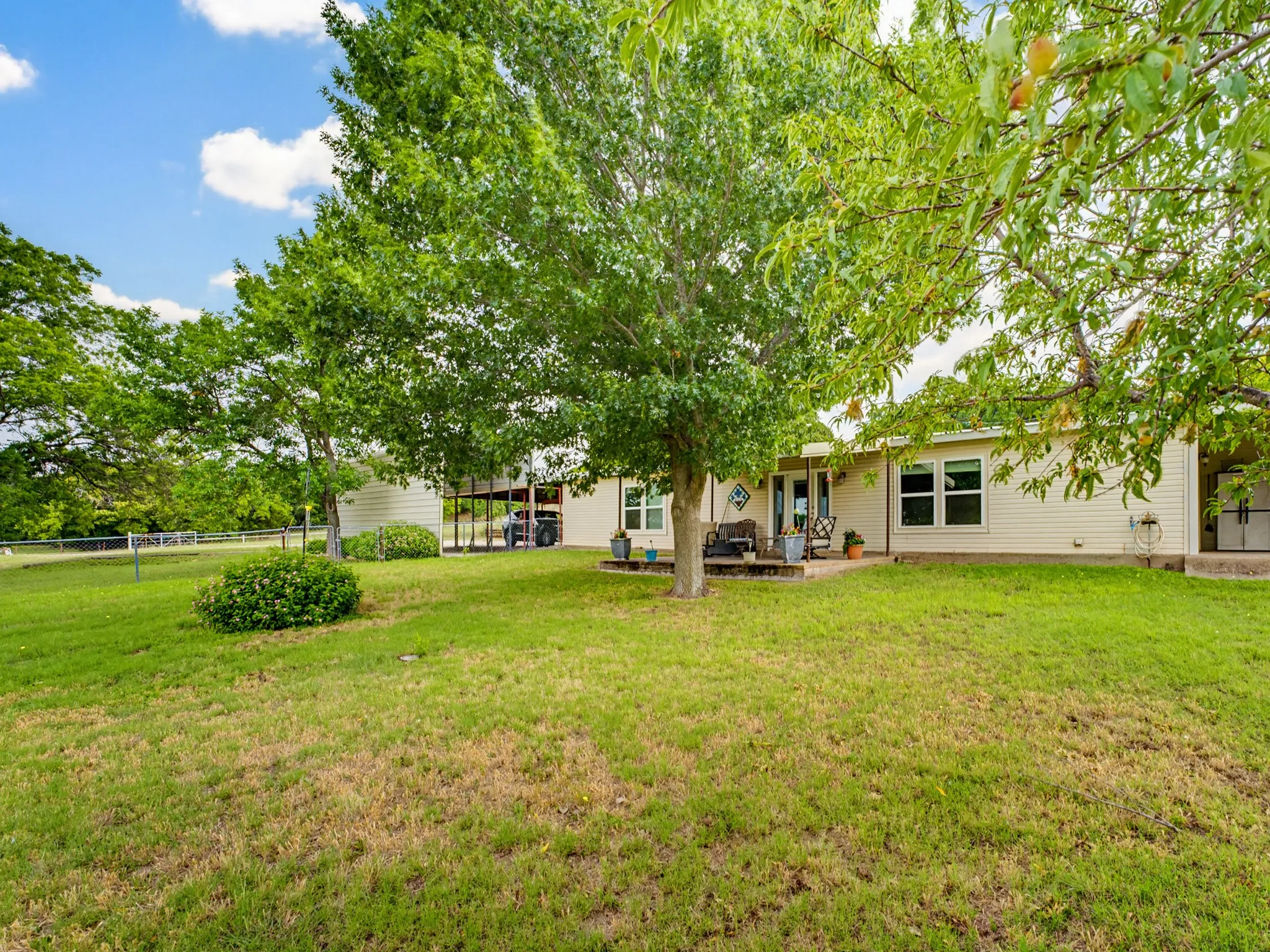 Single Family Residence For Sale in Montague County , 1857 Old Bonita Road, Nocona, Texas 76255, 3 Bedroom, 2 Bathroom, 2 Garage spaces, 3,008 Sqft, built in 2016, mls#21393393, Real Estate Agent in Nocona, Homes For Sale in Montague county, Homes For Sale in Nocona, Realtor in Nocona Texas, Real Estate Brokerage Independent Realty Texas, Luminita Cordes Realtor