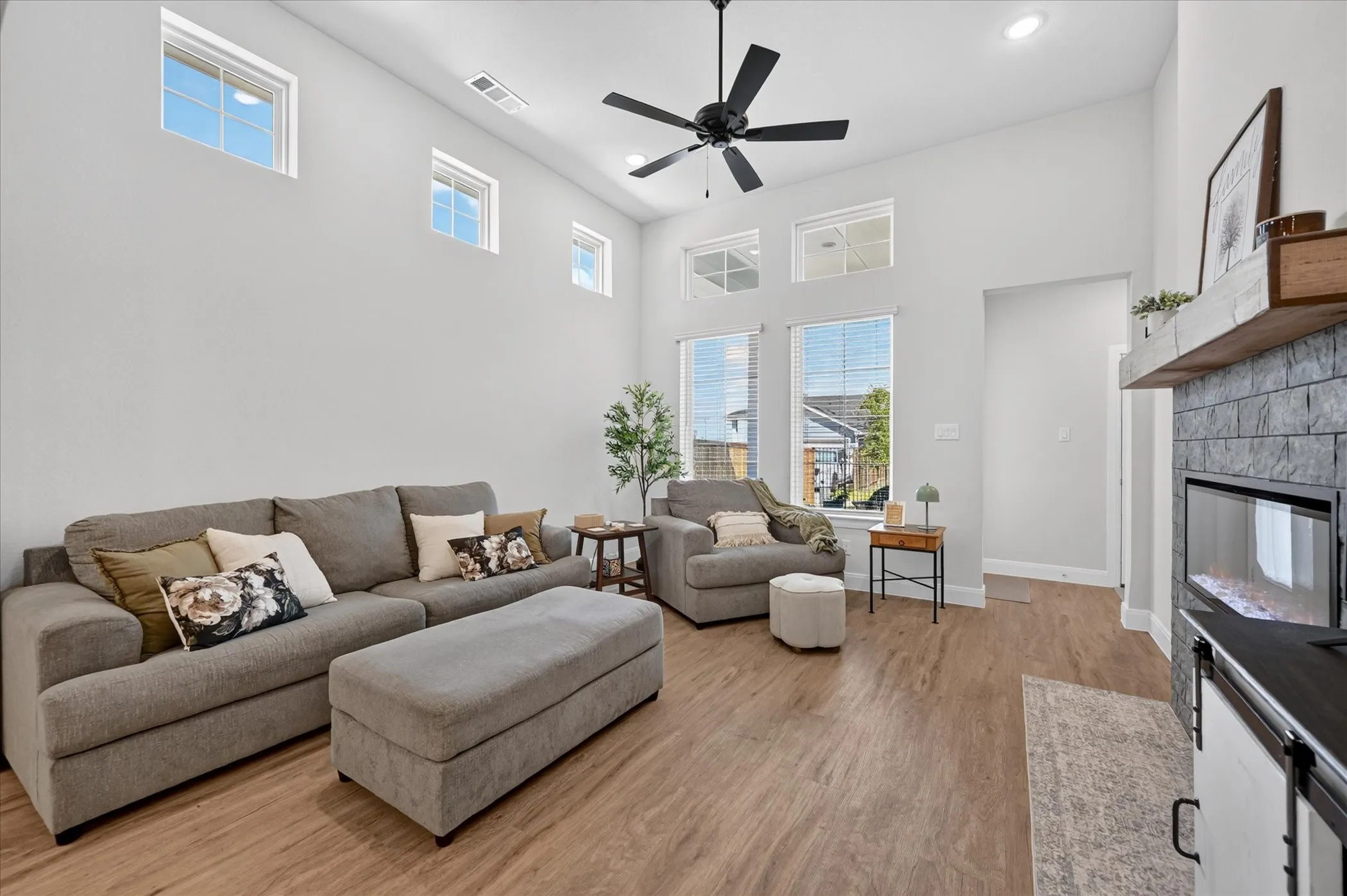 Single Family Residence For Sale in Ellis County , 1112 Abigail Way, Midlothian, Texas 76065, 3 Bedroom, 2 Bathroom, 2 Garage spaces, 1,776 Sqft, built in 2025, mls#21389847, Real Estate Agent in Midlothian, Homes For Sale in Ellis county, Homes For Sale in Midlothian, Realtor in Midlothian Texas, Real Estate Brokerage Independent Realty Texas, Luminita Cordes Realtor