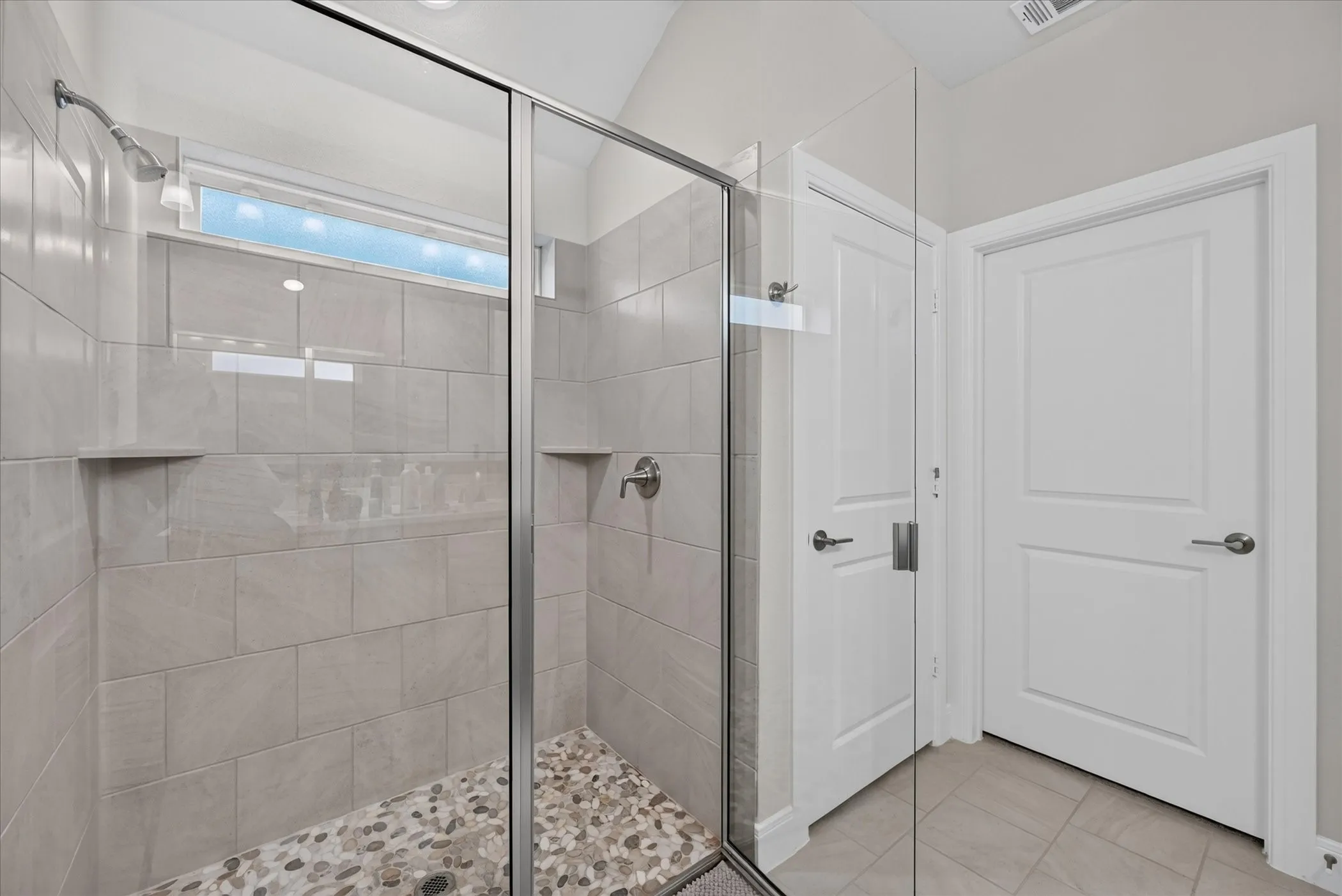 Single Family Residence For Sale in Ellis County , 1112 Abigail Way, Midlothian, Texas 76065, 3 Bedroom, 2 Bathroom, 2 Garage spaces, 1,776 Sqft, built in 2025, mls#21389847, Real Estate Agent in Midlothian, Homes For Sale in Ellis county, Homes For Sale in Midlothian, Realtor in Midlothian Texas, Real Estate Brokerage Independent Realty Texas, Luminita Cordes Realtor