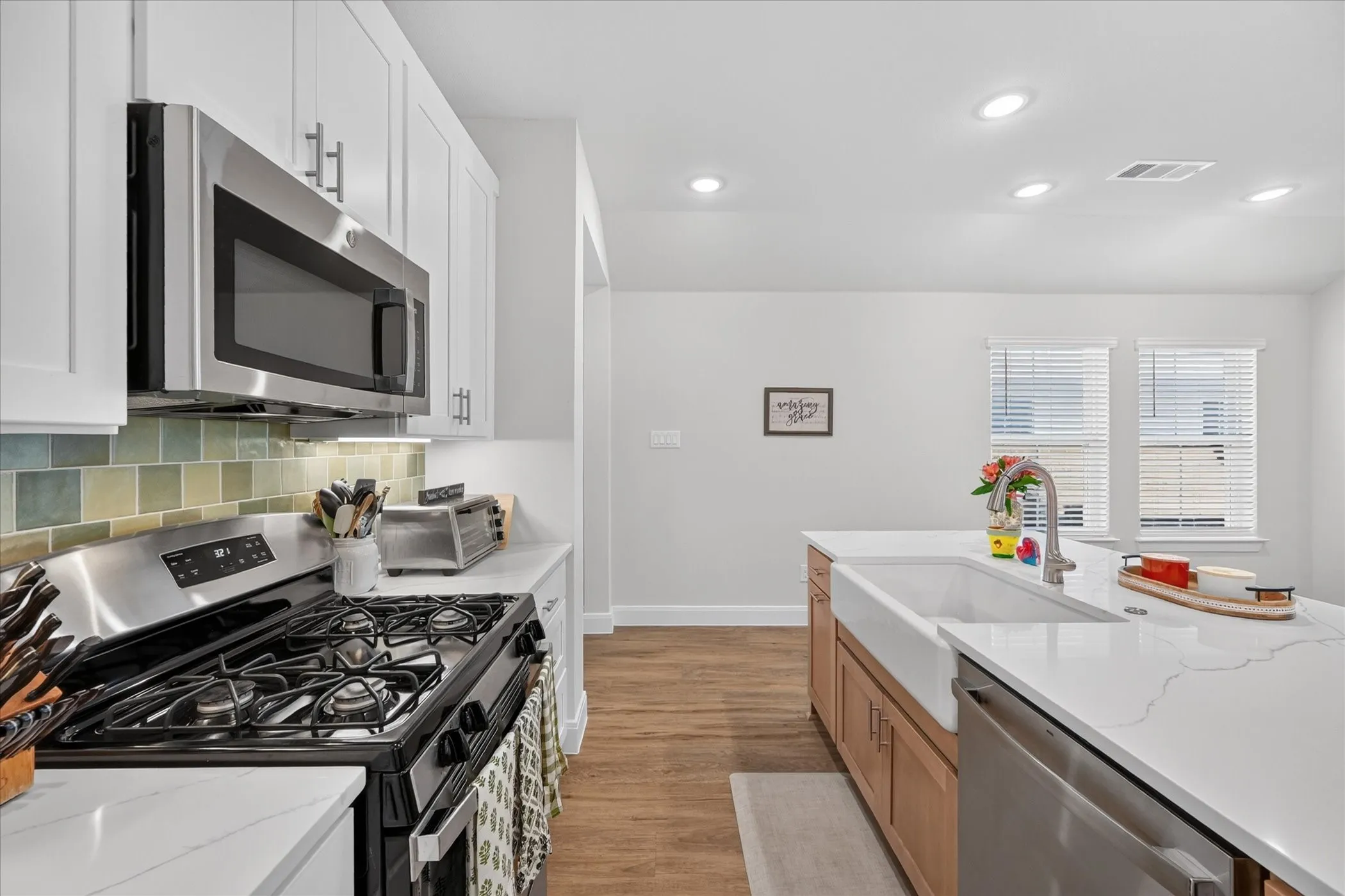 Single Family Residence For Sale in Ellis County , 1112 Abigail Way, Midlothian, Texas 76065, 3 Bedroom, 2 Bathroom, 2 Garage spaces, 1,776 Sqft, built in 2025, mls#21389847, Real Estate Agent in Midlothian, Homes For Sale in Ellis county, Homes For Sale in Midlothian, Realtor in Midlothian Texas, Real Estate Brokerage Independent Realty Texas, Luminita Cordes Realtor