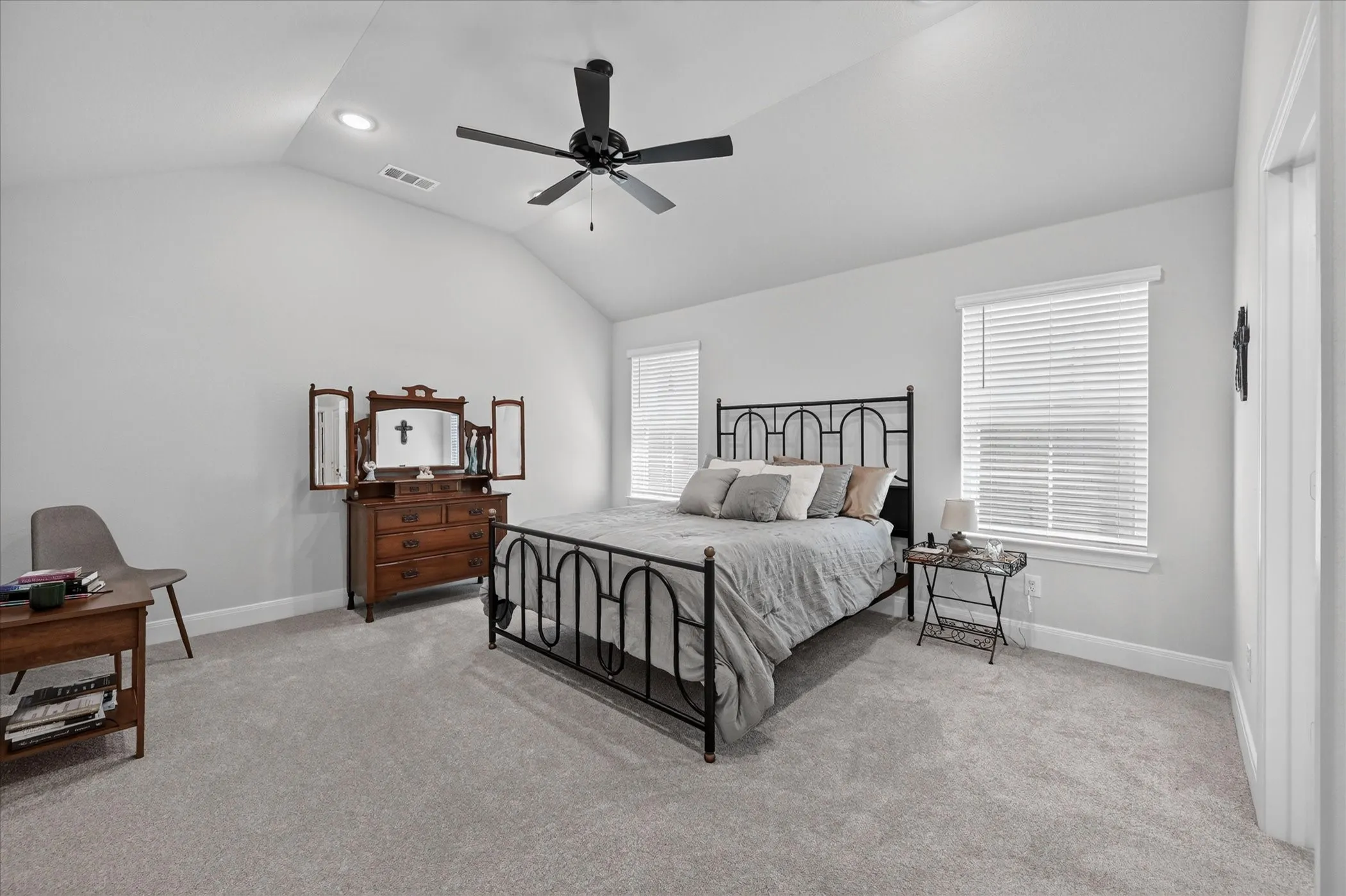 Single Family Residence For Sale in Ellis County , 1112 Abigail Way, Midlothian, Texas 76065, 3 Bedroom, 2 Bathroom, 2 Garage spaces, 1,776 Sqft, built in 2025, mls#21389847, Real Estate Agent in Midlothian, Homes For Sale in Ellis county, Homes For Sale in Midlothian, Realtor in Midlothian Texas, Real Estate Brokerage Independent Realty Texas, Luminita Cordes Realtor