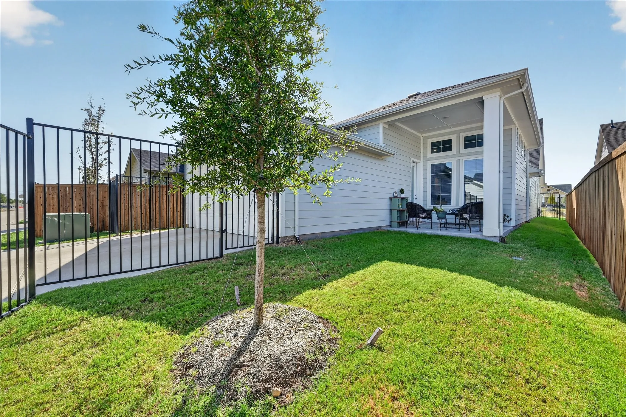 Single Family Residence For Sale in Ellis County , 1112 Abigail Way, Midlothian, Texas 76065, 3 Bedroom, 2 Bathroom, 2 Garage spaces, 1,776 Sqft, built in 2025, mls#21389847, Real Estate Agent in Midlothian, Homes For Sale in Ellis county, Homes For Sale in Midlothian, Realtor in Midlothian Texas, Real Estate Brokerage Independent Realty Texas, Luminita Cordes Realtor