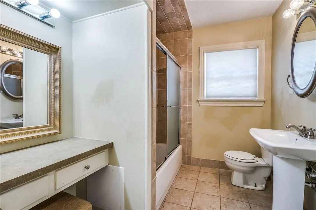 Single Family Residence For Rent in Tarrant County , 3517 Rogers Avenue, Fort Worth, Texas 76109, 5 Bedroom, 3 Bathroom, 1 Garage spaces, 2,011 Sqft, built in 1951, mls#21393414, Real Estate Agent in Fort Worth, Homes For Rent in Tarrant county, Homes For Rent in Fort Worth, Realtor in Fort Worth Texas, Real Estate Brokerage Independent Realty Texas, Luminita Cordes Realtor