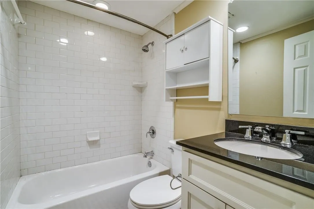 Single Family Residence For Rent in Tarrant County , 3517 Rogers Avenue, Fort Worth, Texas 76109, 5 Bedroom, 3 Bathroom, 1 Garage spaces, 2,011 Sqft, built in 1951, mls#21393414, Real Estate Agent in Fort Worth, Homes For Rent in Tarrant county, Homes For Rent in Fort Worth, Realtor in Fort Worth Texas, Real Estate Brokerage Independent Realty Texas, Luminita Cordes Realtor