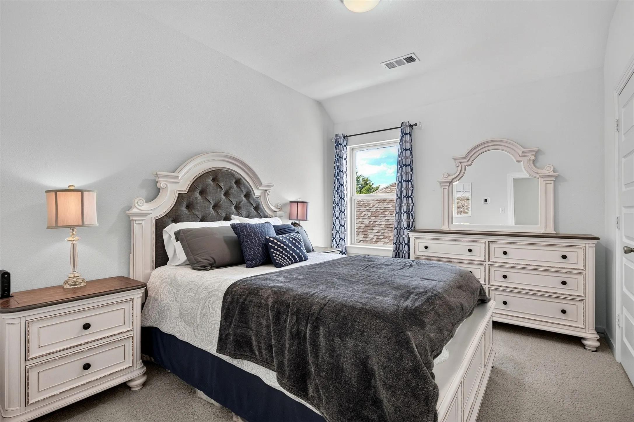 Single Family Residence For Sale in Kaufman County , 2121 Hobby Drive, Forney, Texas 75126, 3 Bedroom, 3 Bathroom, 2 Garage spaces, 2,282 Sqft, built in 2021, mls#21389457, Real Estate Agent in Forney, Homes For Sale in Kaufman county, Homes For Sale in Forney, Realtor in Forney Texas, Real Estate Brokerage Independent Realty Texas, Luminita Cordes Realtor
