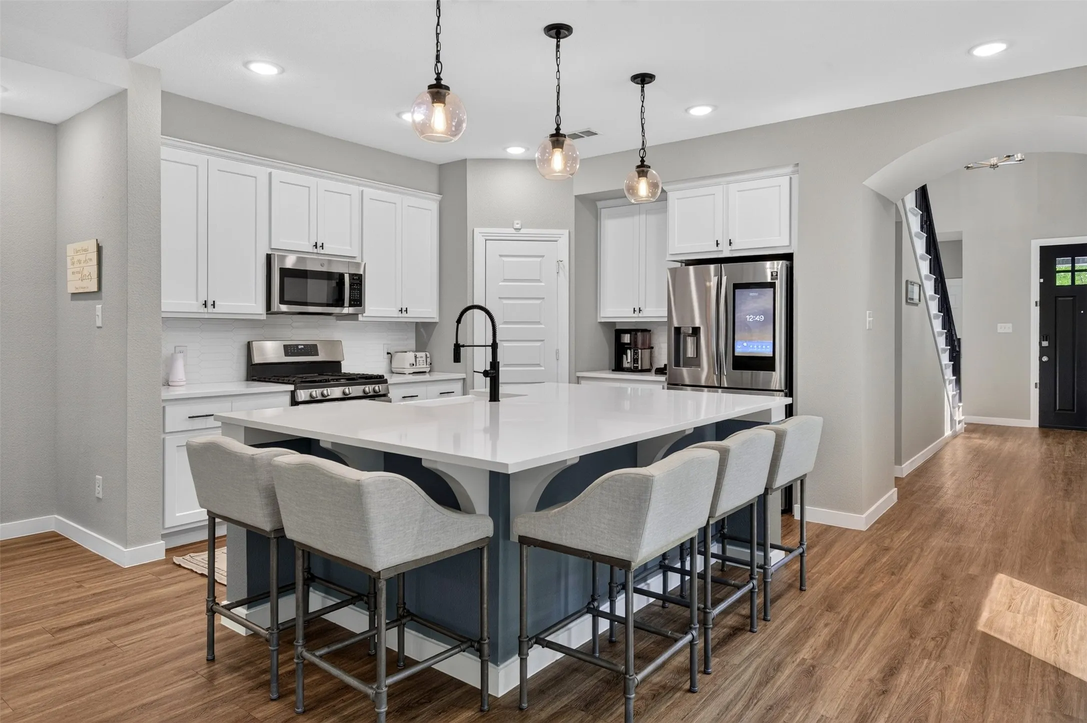 Single Family Residence For Sale in Kaufman County , 2121 Hobby Drive, Forney, Texas 75126, 3 Bedroom, 3 Bathroom, 2 Garage spaces, 2,282 Sqft, built in 2021, mls#21389457, Real Estate Agent in Forney, Homes For Sale in Kaufman county, Homes For Sale in Forney, Realtor in Forney Texas, Real Estate Brokerage Independent Realty Texas, Luminita Cordes Realtor