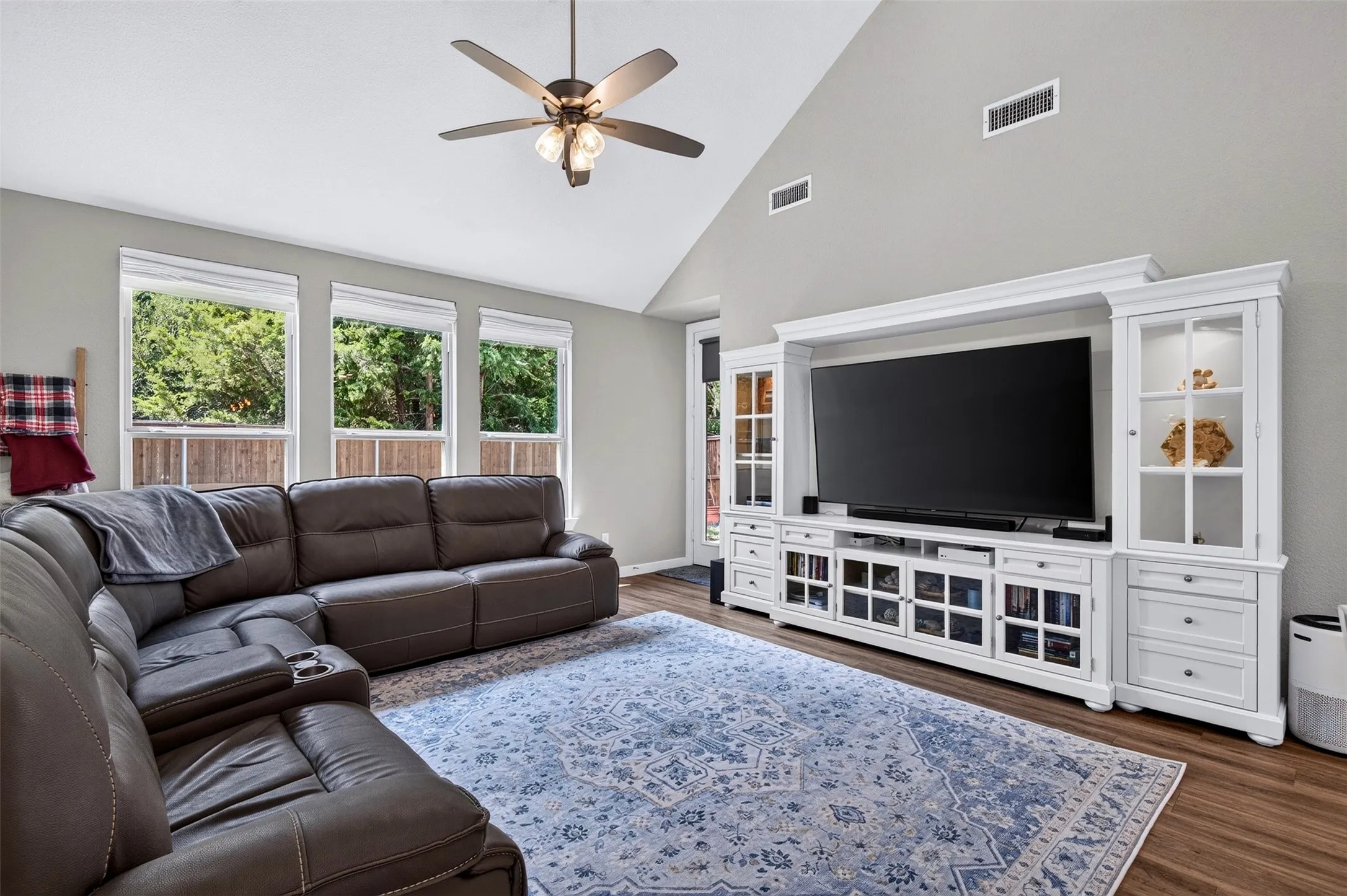 Single Family Residence For Sale in Kaufman County , 2121 Hobby Drive, Forney, Texas 75126, 3 Bedroom, 3 Bathroom, 2 Garage spaces, 2,282 Sqft, built in 2021, mls#21389457, Real Estate Agent in Forney, Homes For Sale in Kaufman county, Homes For Sale in Forney, Realtor in Forney Texas, Real Estate Brokerage Independent Realty Texas, Luminita Cordes Realtor