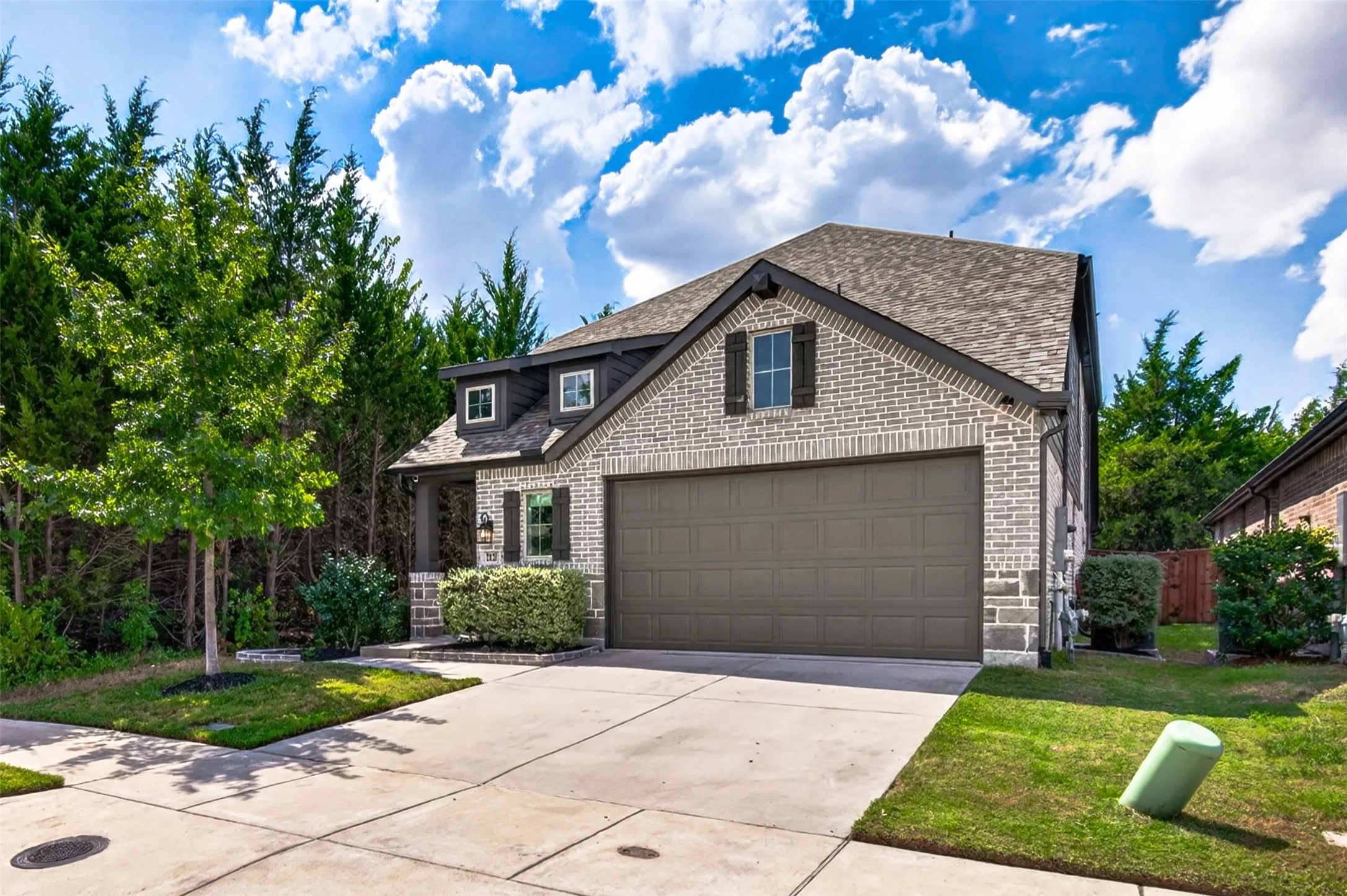 Single Family Residence For Sale in Kaufman County , 2121 Hobby Drive, Forney, Texas 75126, 3 Bedroom, 3 Bathroom, 2 Garage spaces, 2,282 Sqft, built in 2021, mls#21389457, Real Estate Agent in Forney, Homes For Sale in Kaufman county, Homes For Sale in Forney, Realtor in Forney Texas, Real Estate Brokerage Independent Realty Texas, Luminita Cordes Realtor